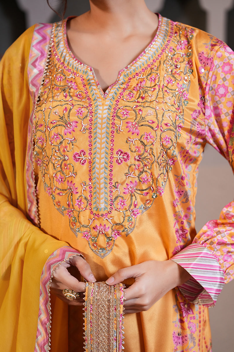 Mehreen Gulabi Kurta Set