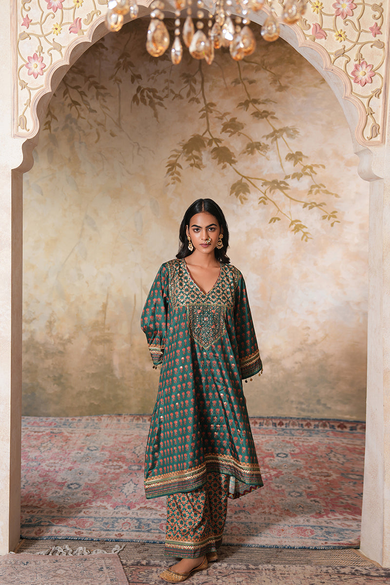 Gulnaz Sitara Kurta Set With Dupatta