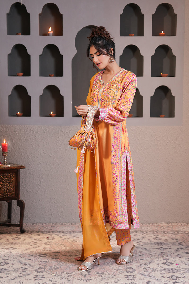 Mehreen Gulabi Kurta Set