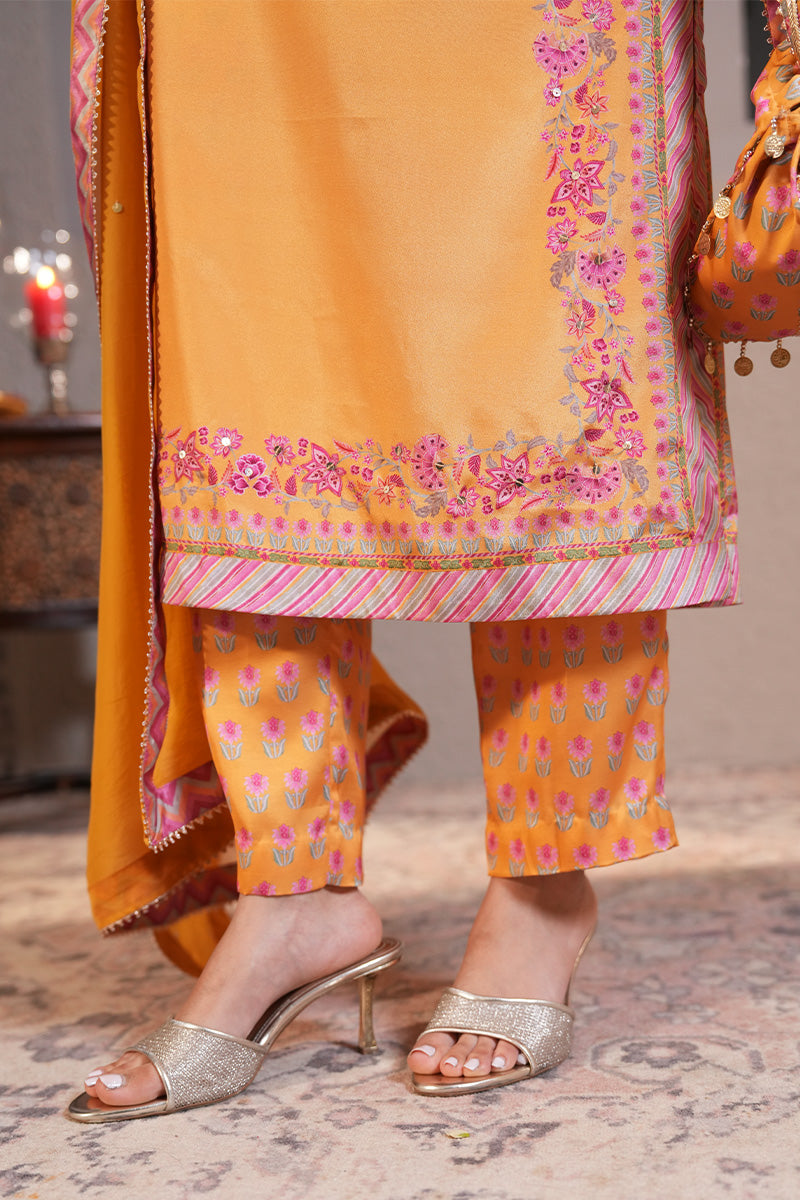 Mehreen Gulabi Kurta Set