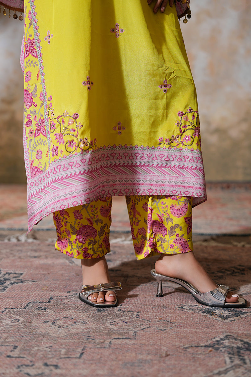 Nargis Naayab Kaftan