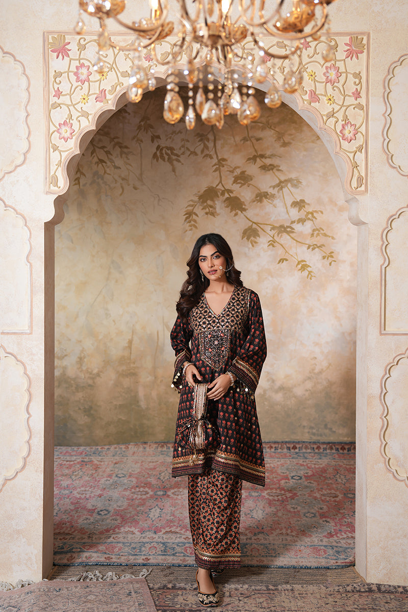 Siyah Sitara Kurta Set With Dupatta