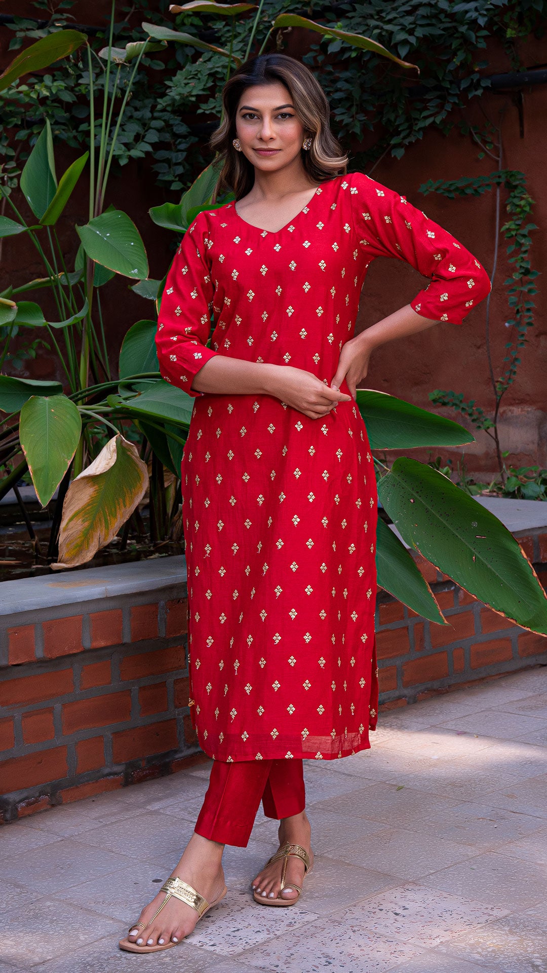 EKAJA EMBELLISHED CHANDERI SILK KURTA SET IN RED