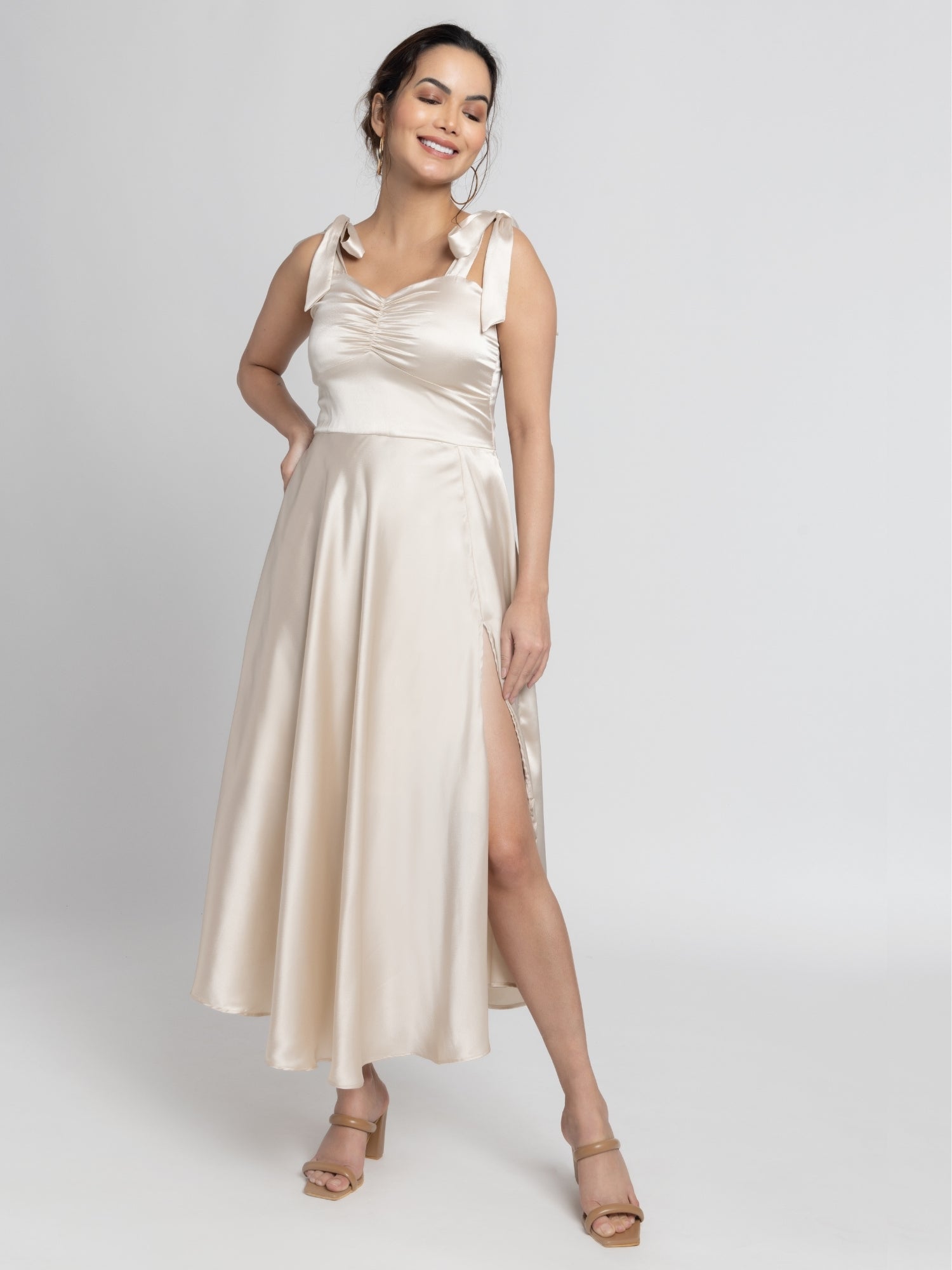 Creamy Sweetheart Midi Dress
