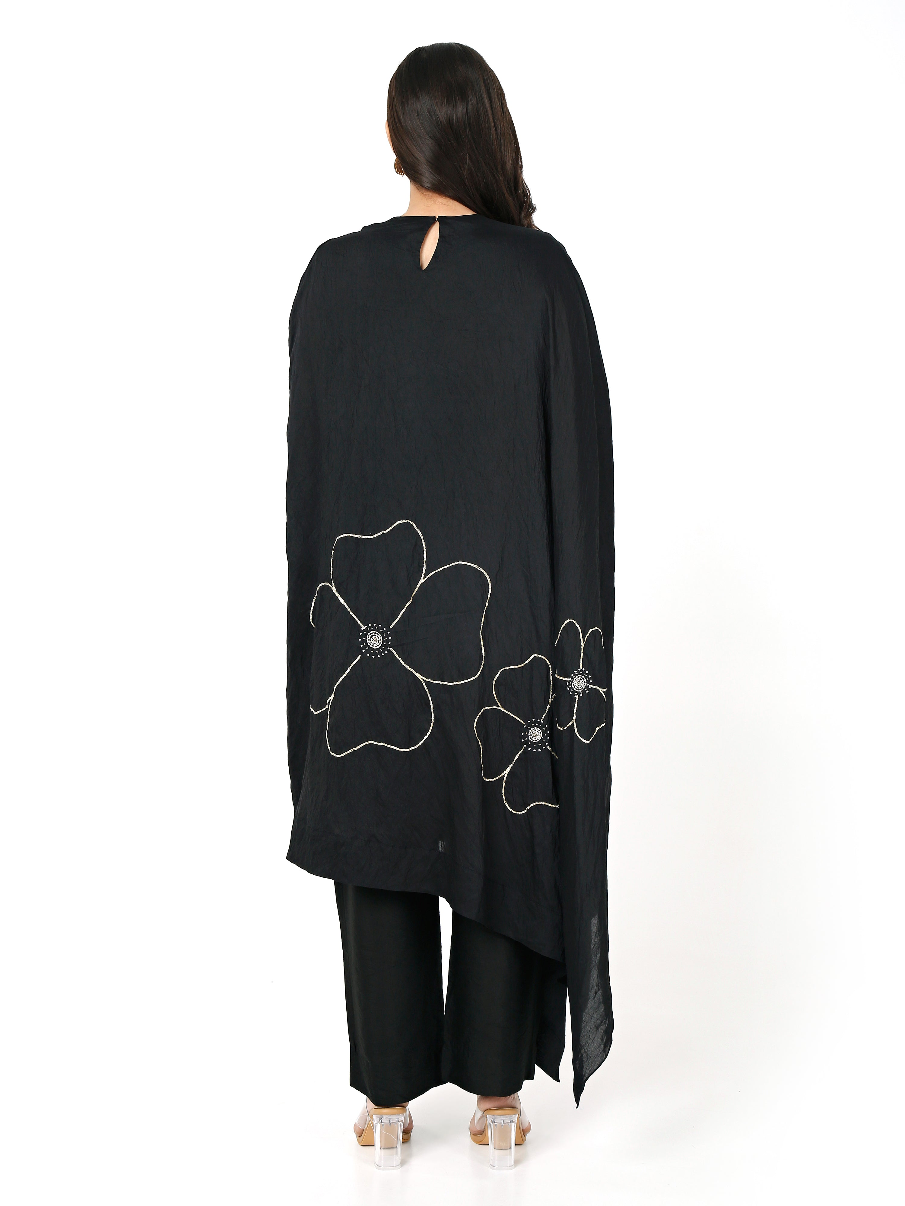 Black Pita cape