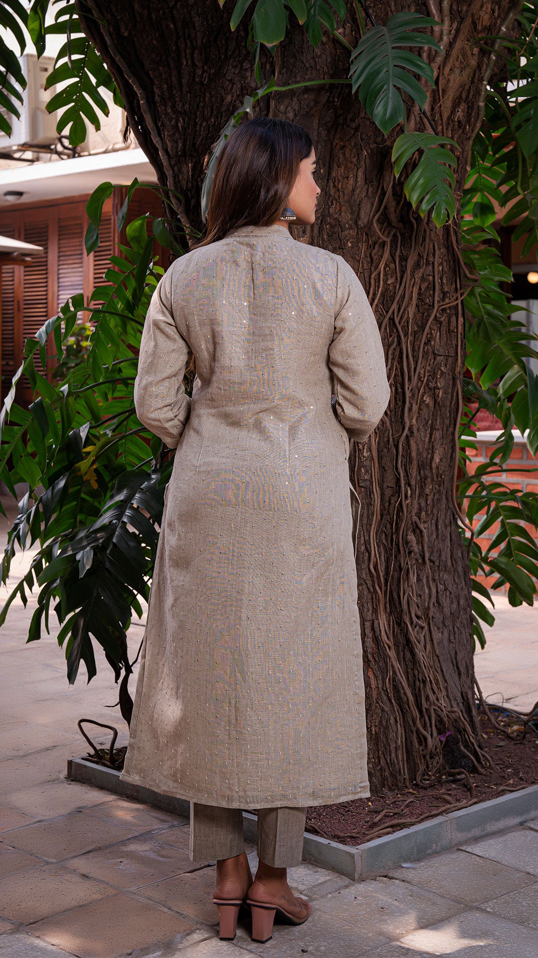 HEENA EMBELLISHED PURE LINEN KURTA + PANTS - SLATE GREY