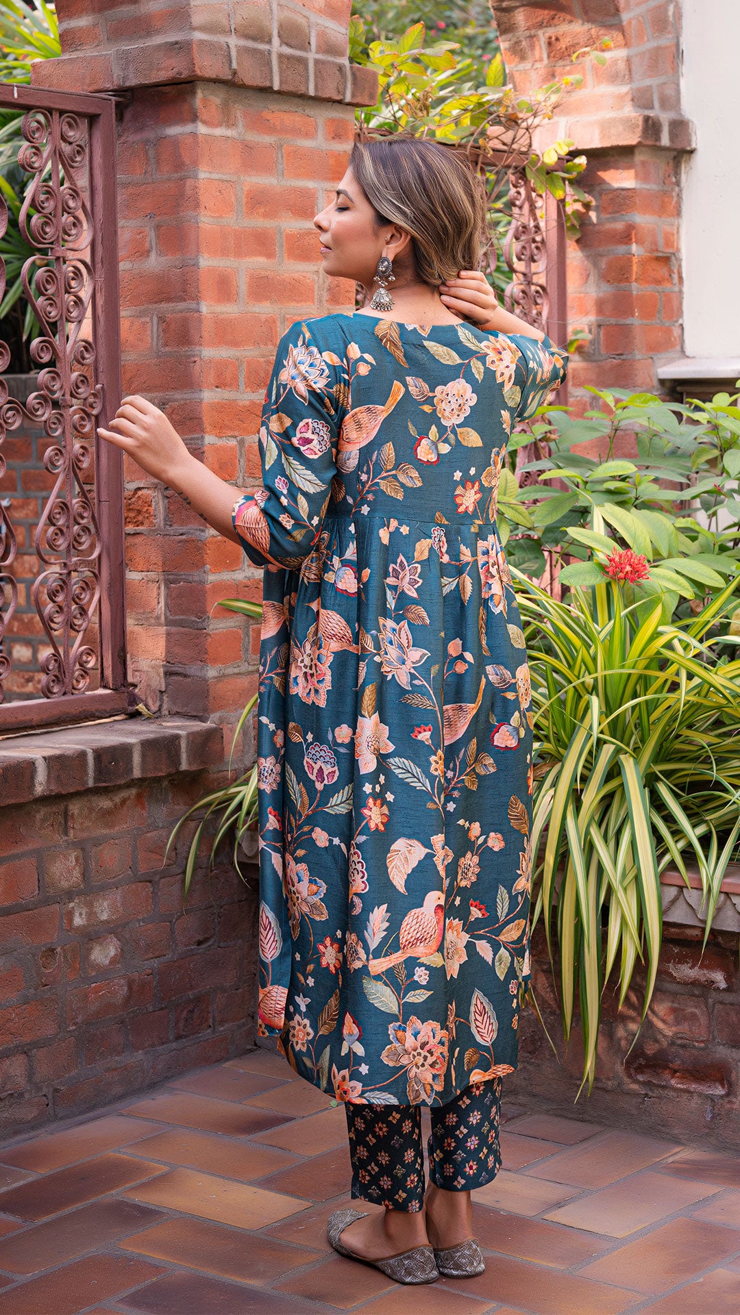 ADITI FOREST JAAL SILK KURTA WITH SMALL BUTTI PANTS - TEAL