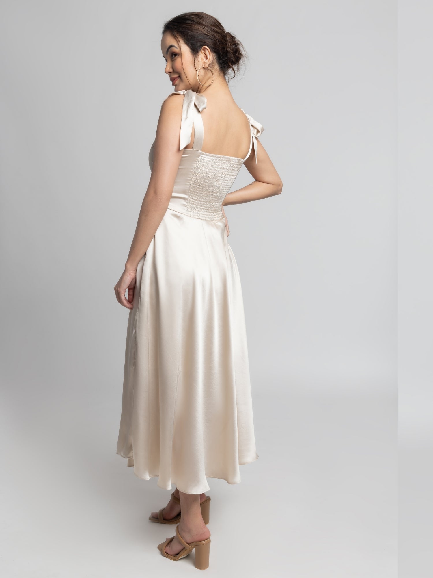 Creamy Sweetheart Midi Dress