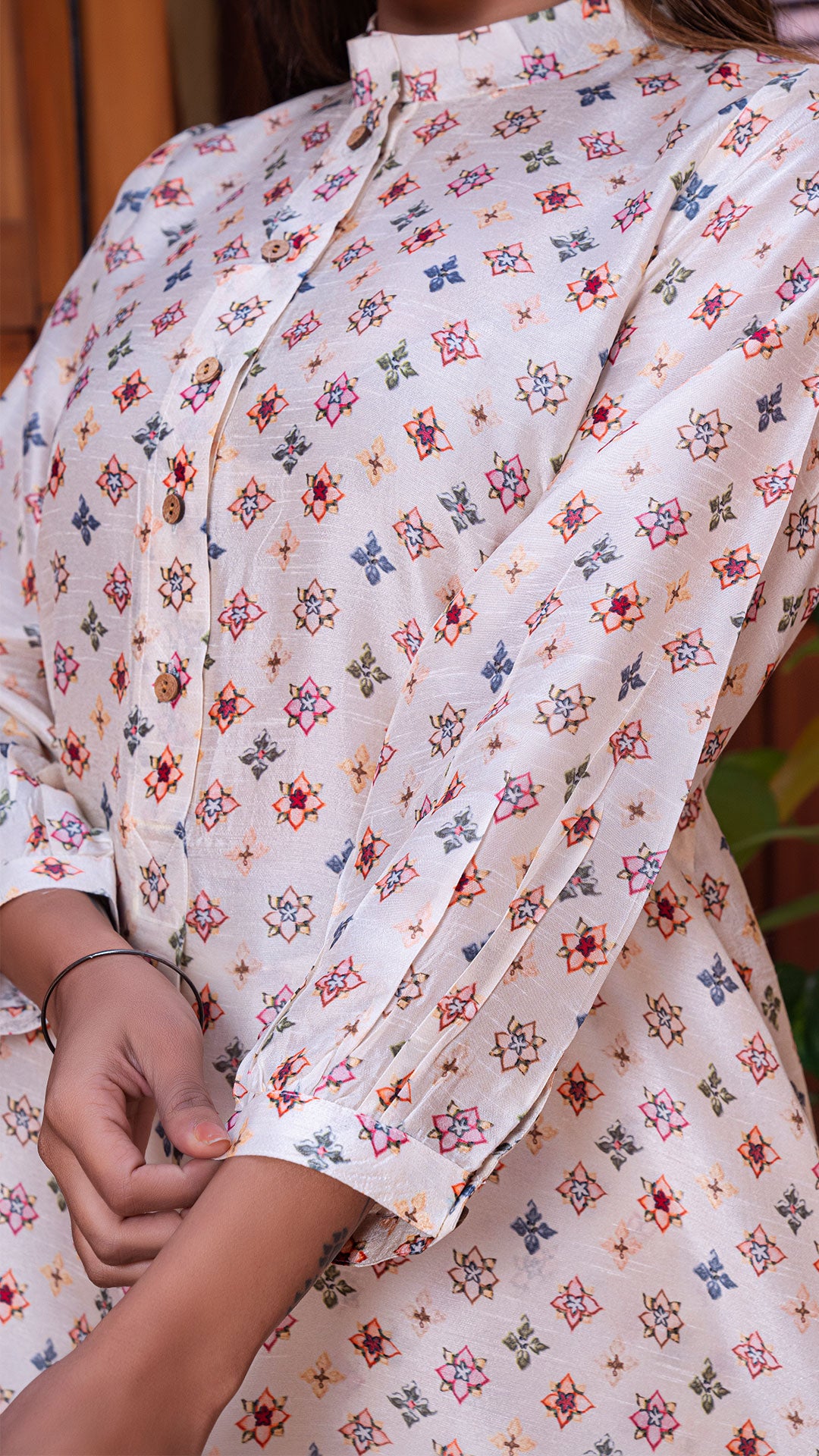 TITHI SMALL BUTTI SILK SHORT KURTA + PANTS - OFF WHITE