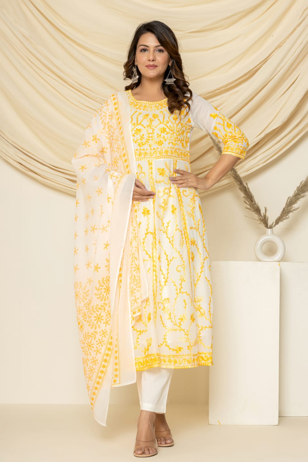 Sunehri-aari embroidered suit set with pant and dupatta