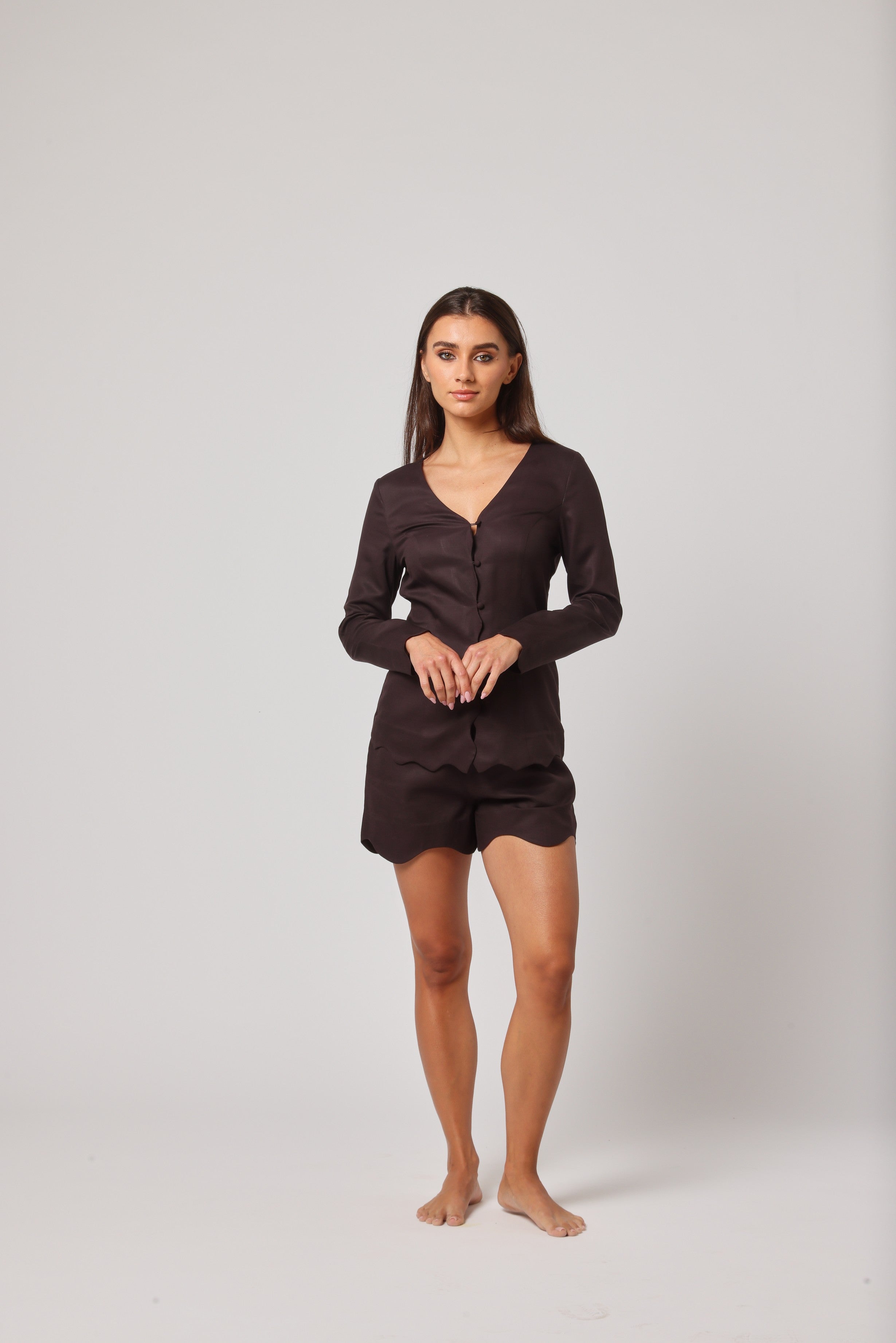 Arz Shorts – Strength and Sophistication in Linen