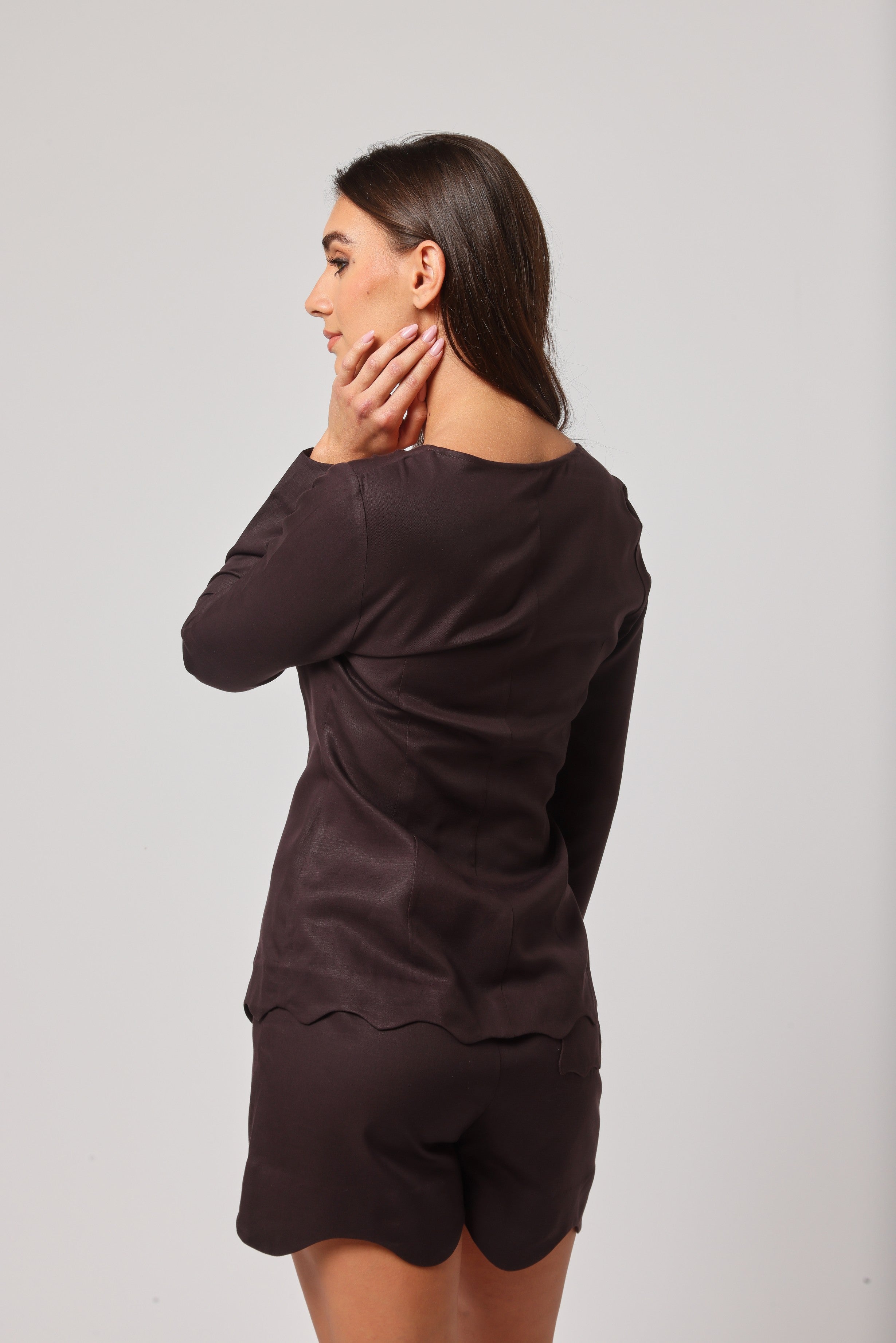 Arz Top – Strength and Sophistication in Linen