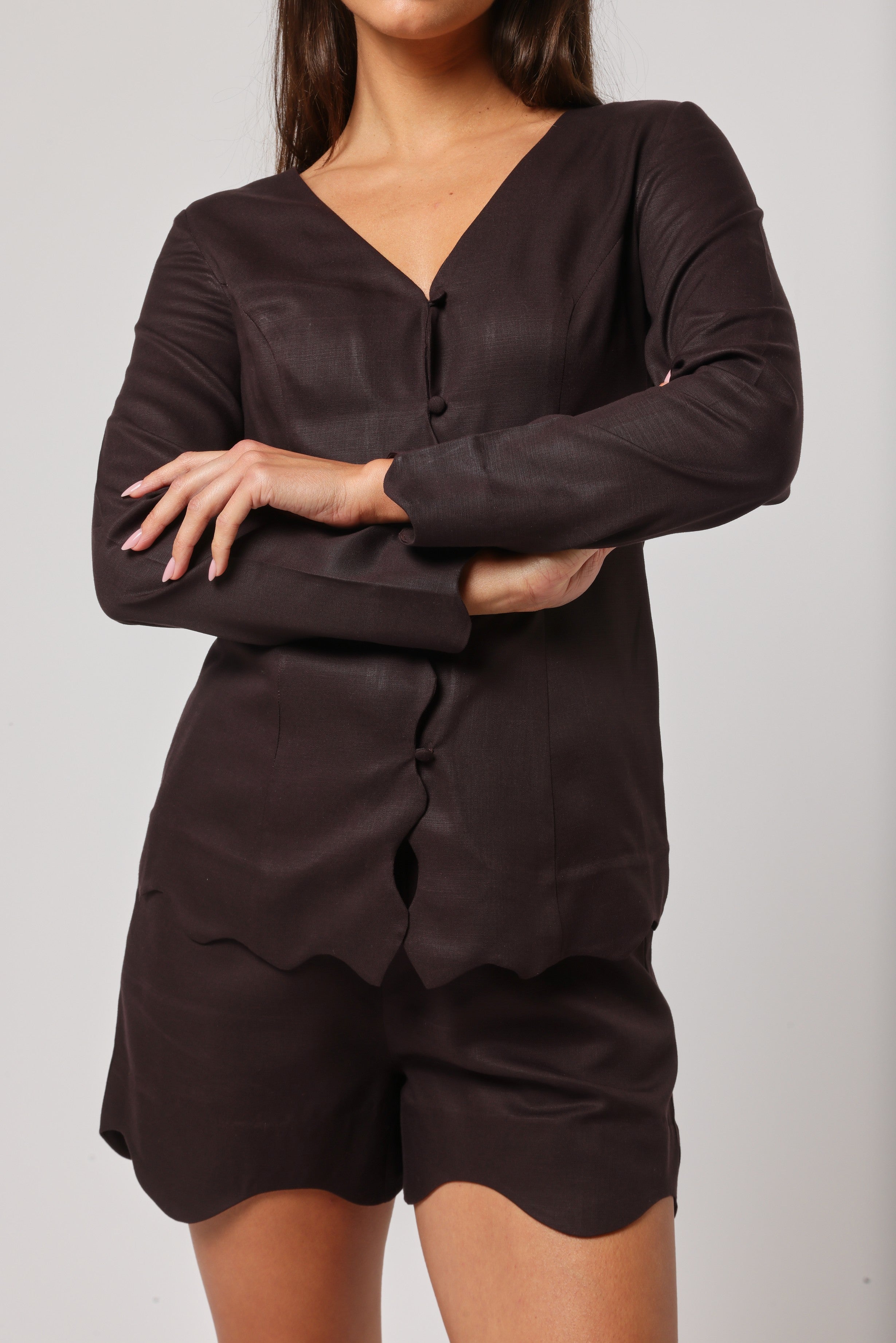 Arz Shorts – Strength and Sophistication in Linen