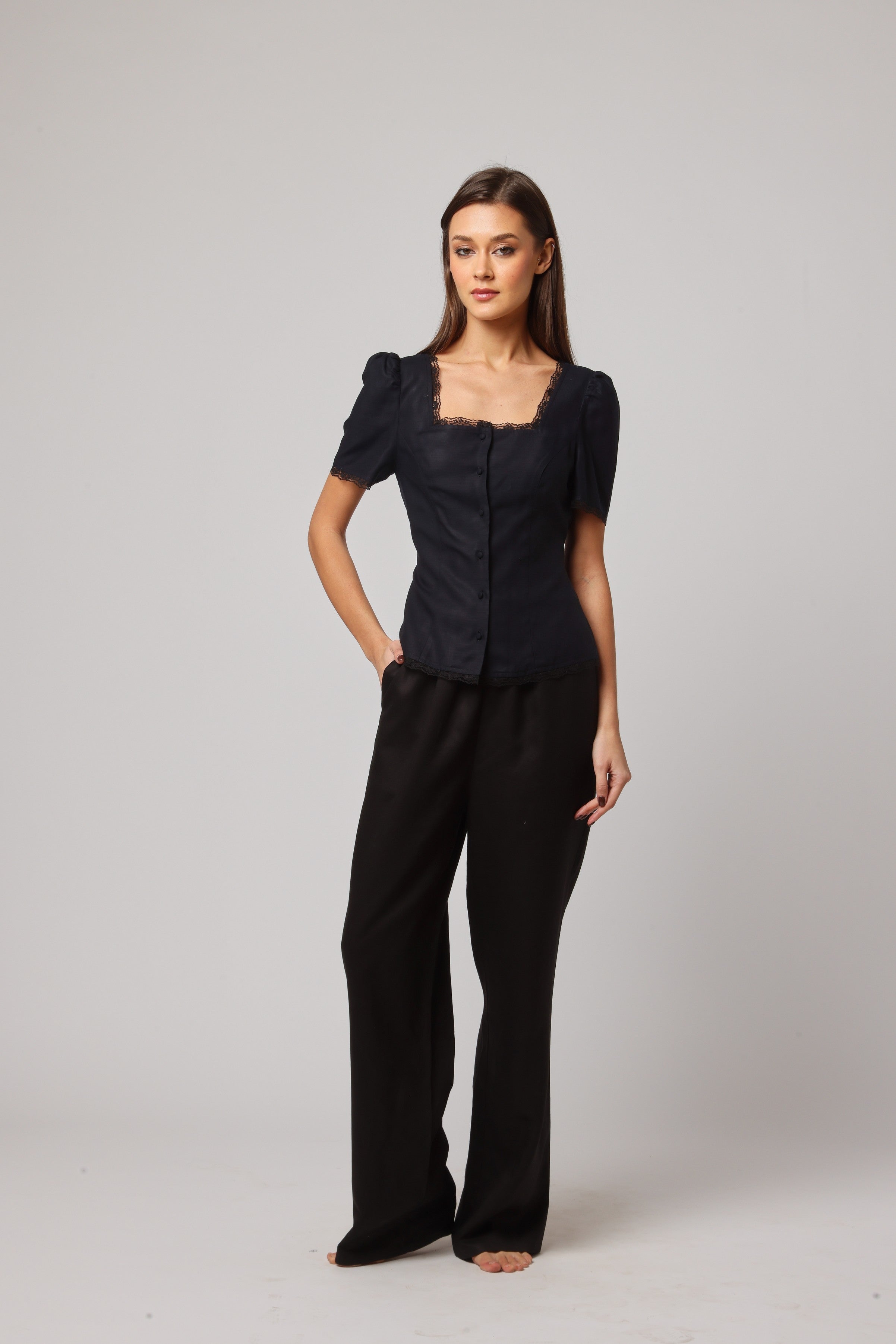 Tara Top - Effortless Elegance in Linen