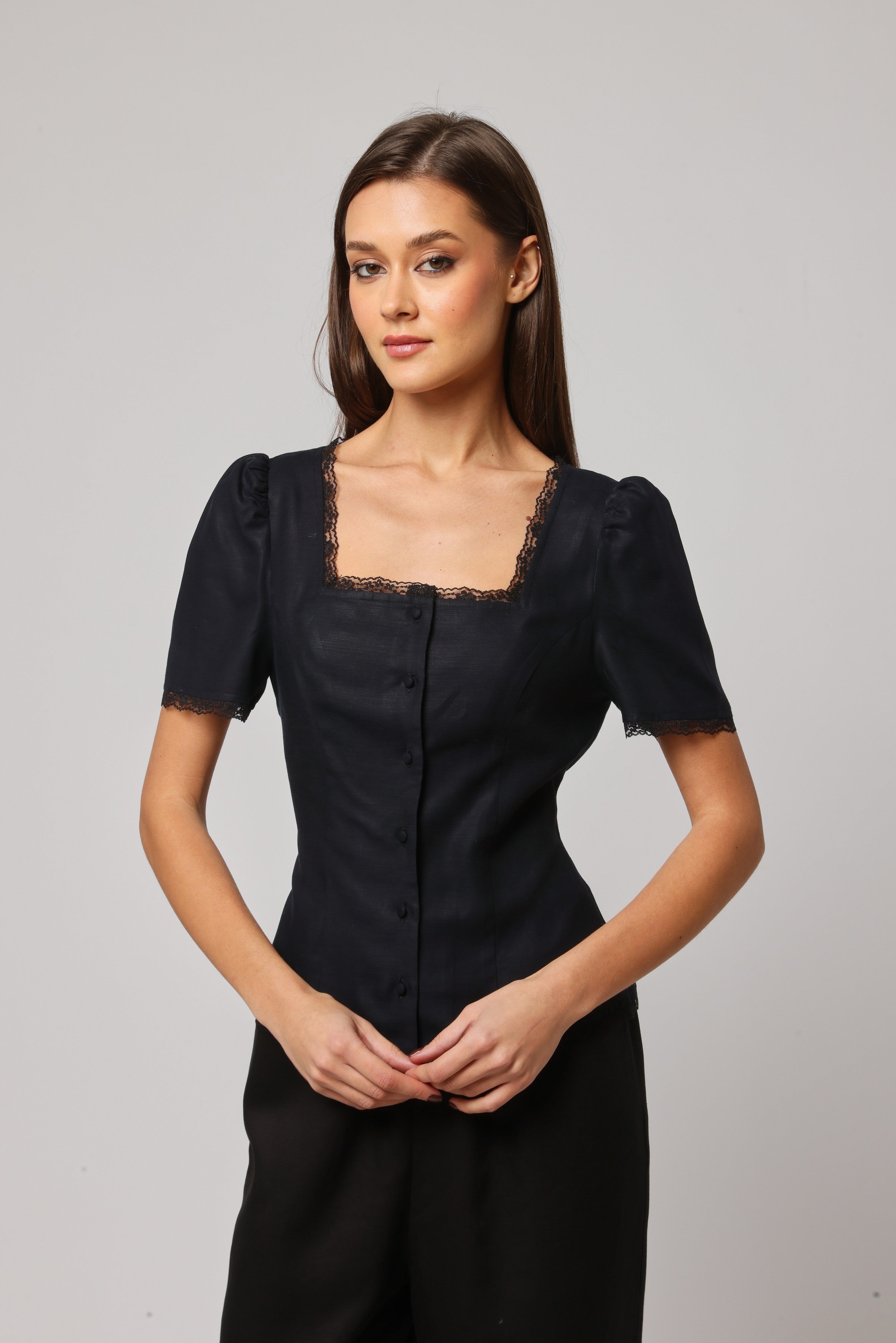 Tara Top - Effortless Elegance in Linen