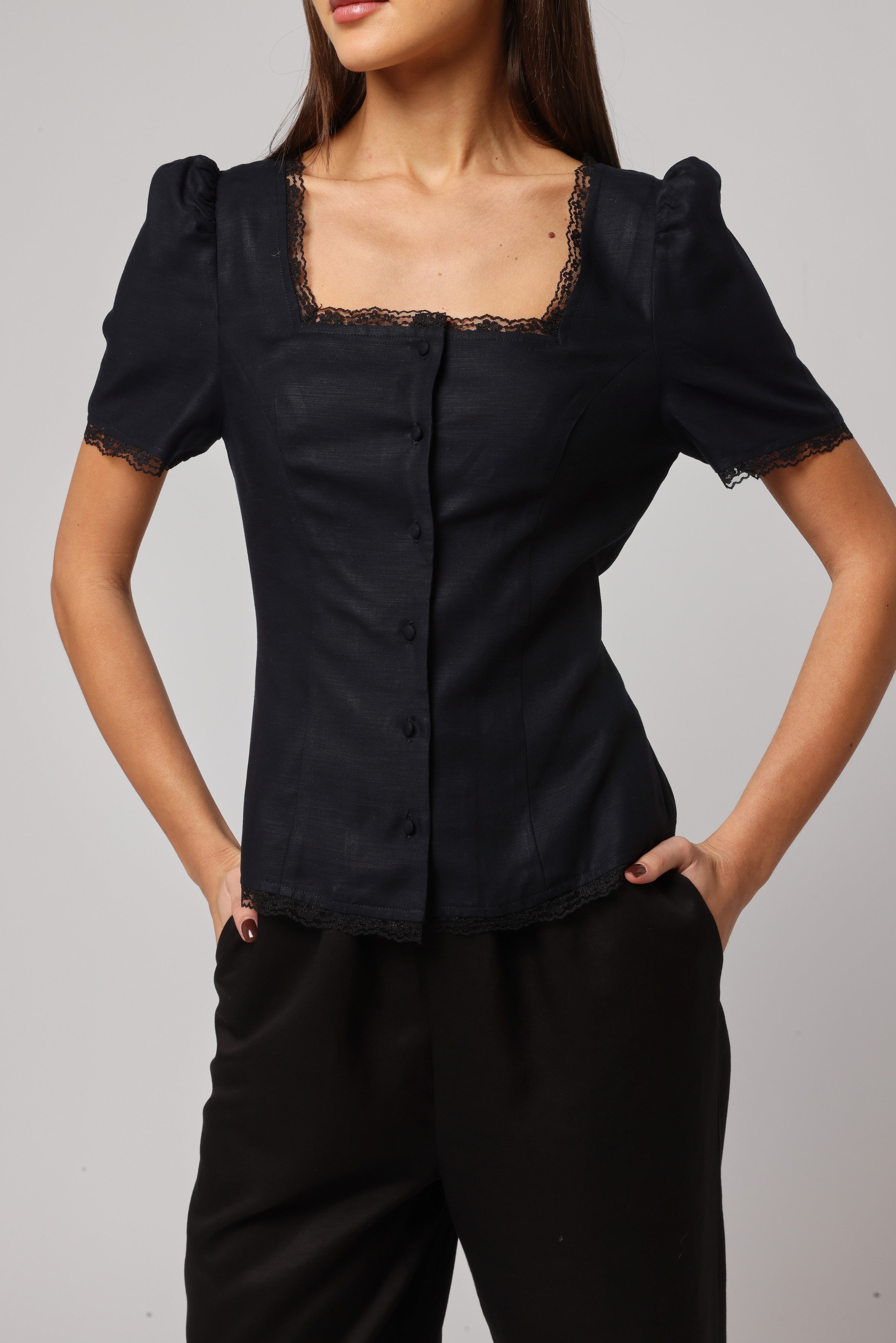 Tara Top - Effortless Elegance in Linen