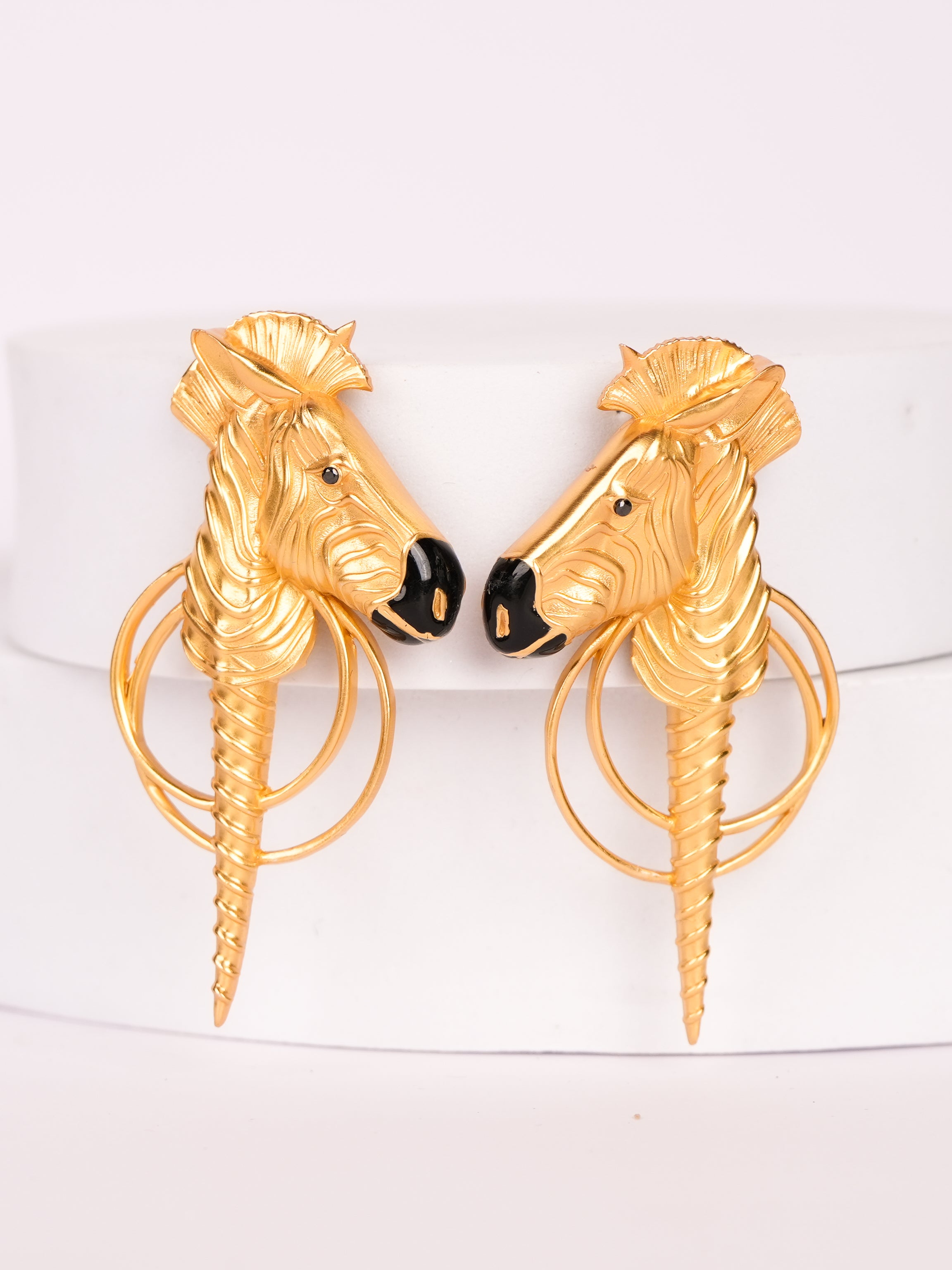 Zora Studs