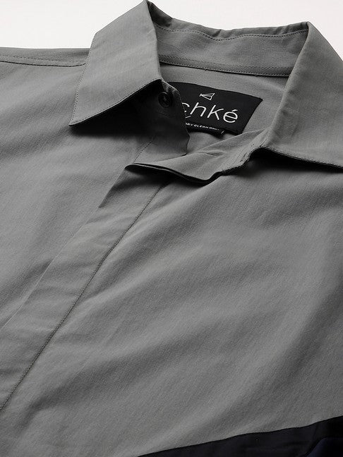 Grey shirt with black and dark blue arrow feature