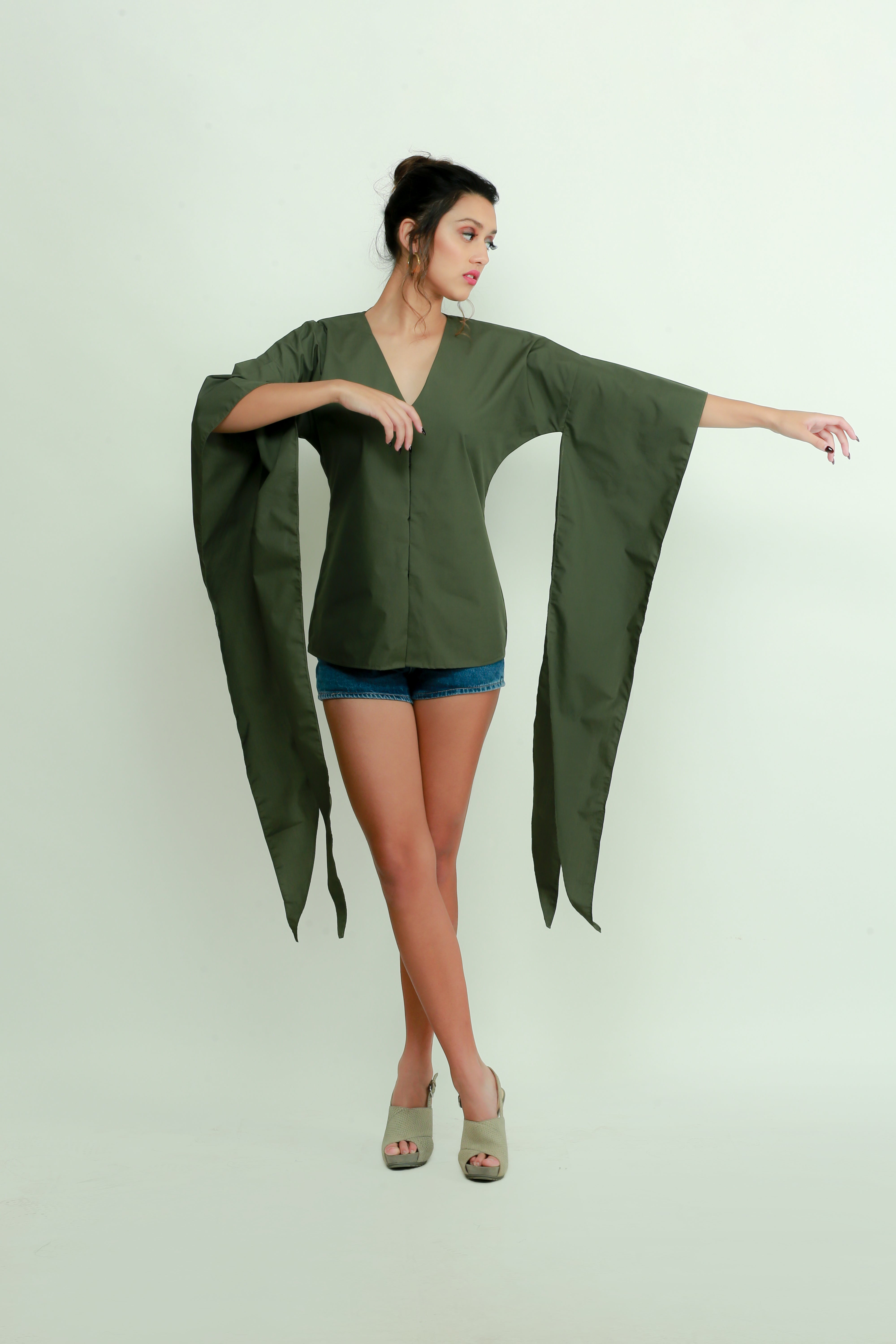 Military green raglan tie-up sleeves top