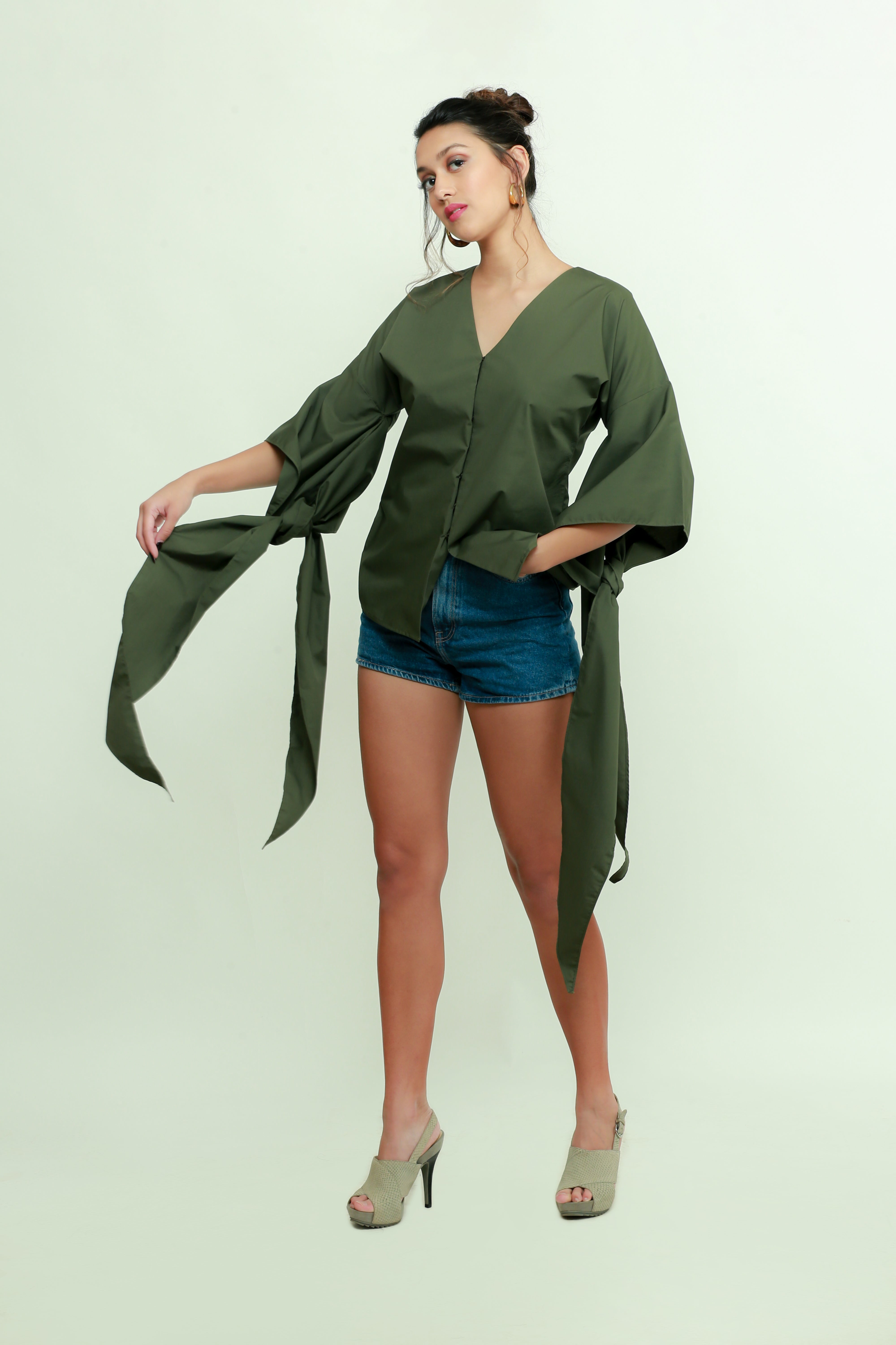 Military green raglan tie-up sleeves top