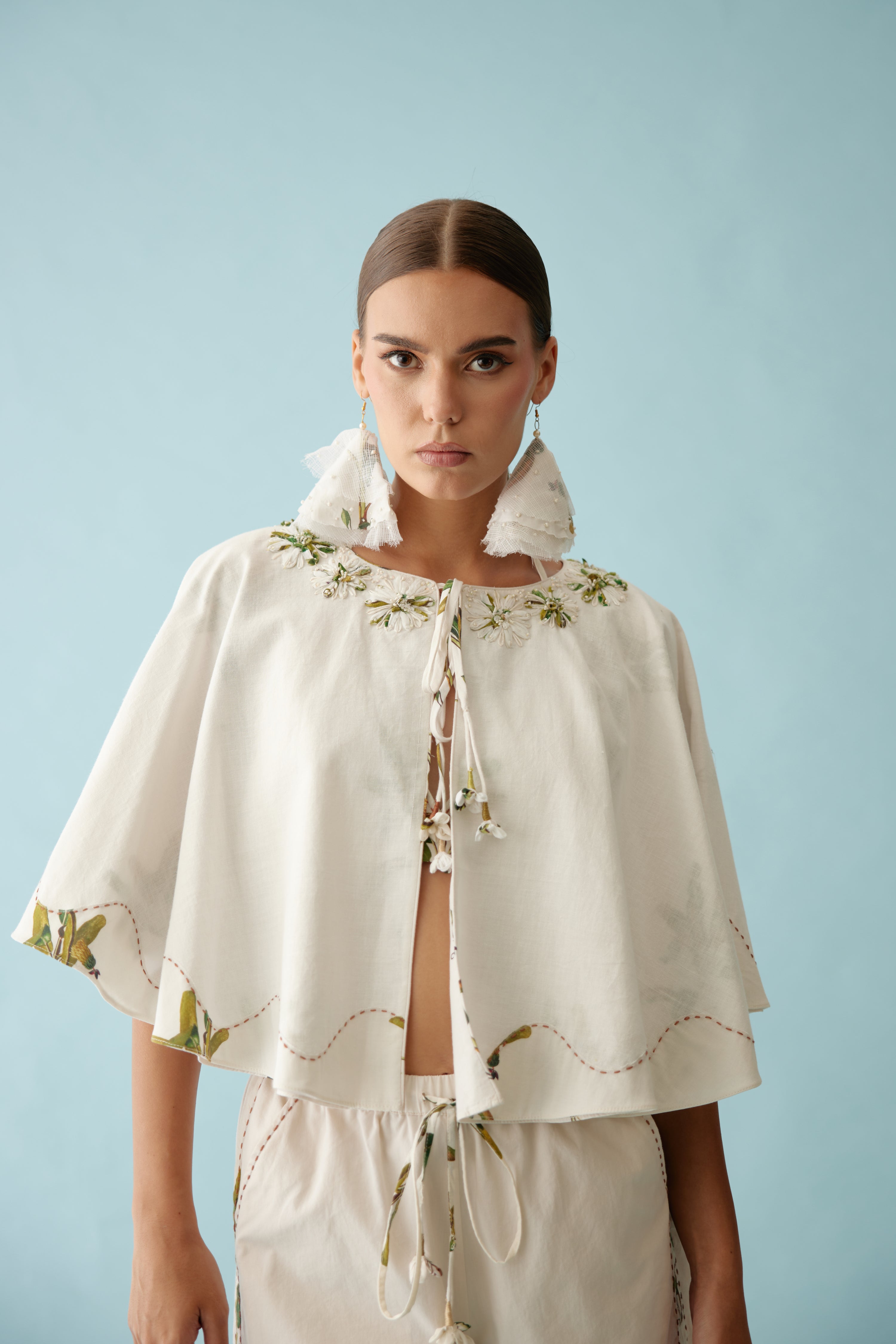 Cream fabric ribbon embroidered flower reversible cape