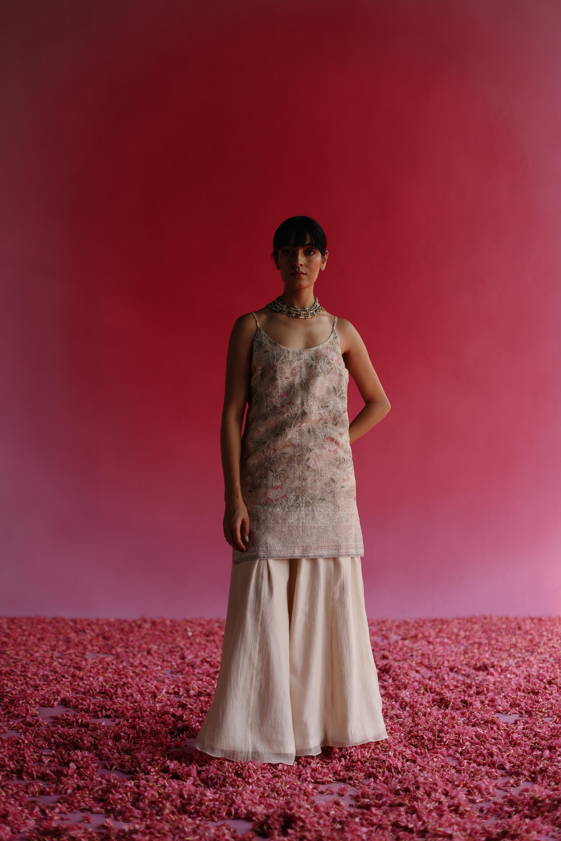 Kaner : The evergreen blossom (White)