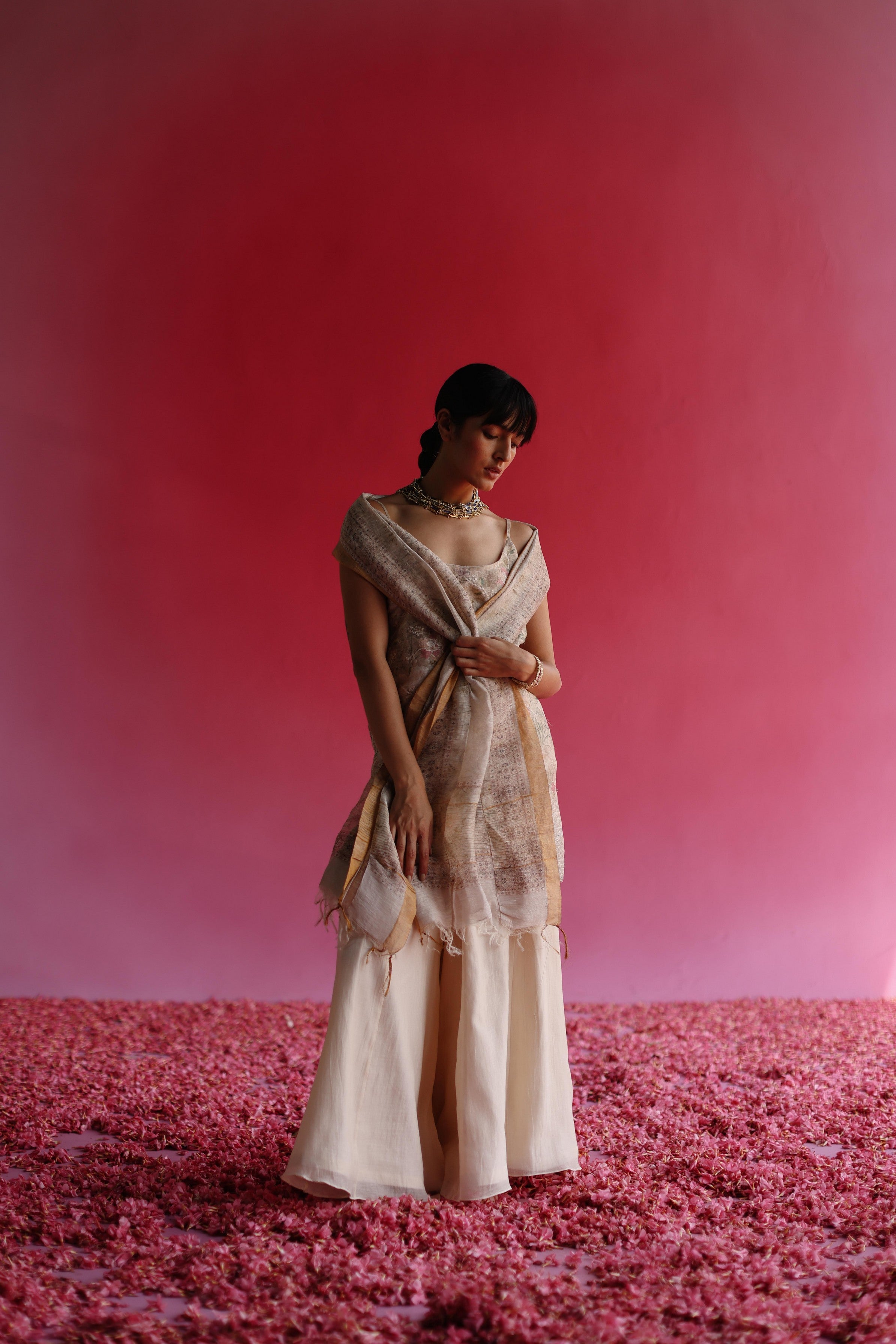 Kaner : The evergreen blossom (White)