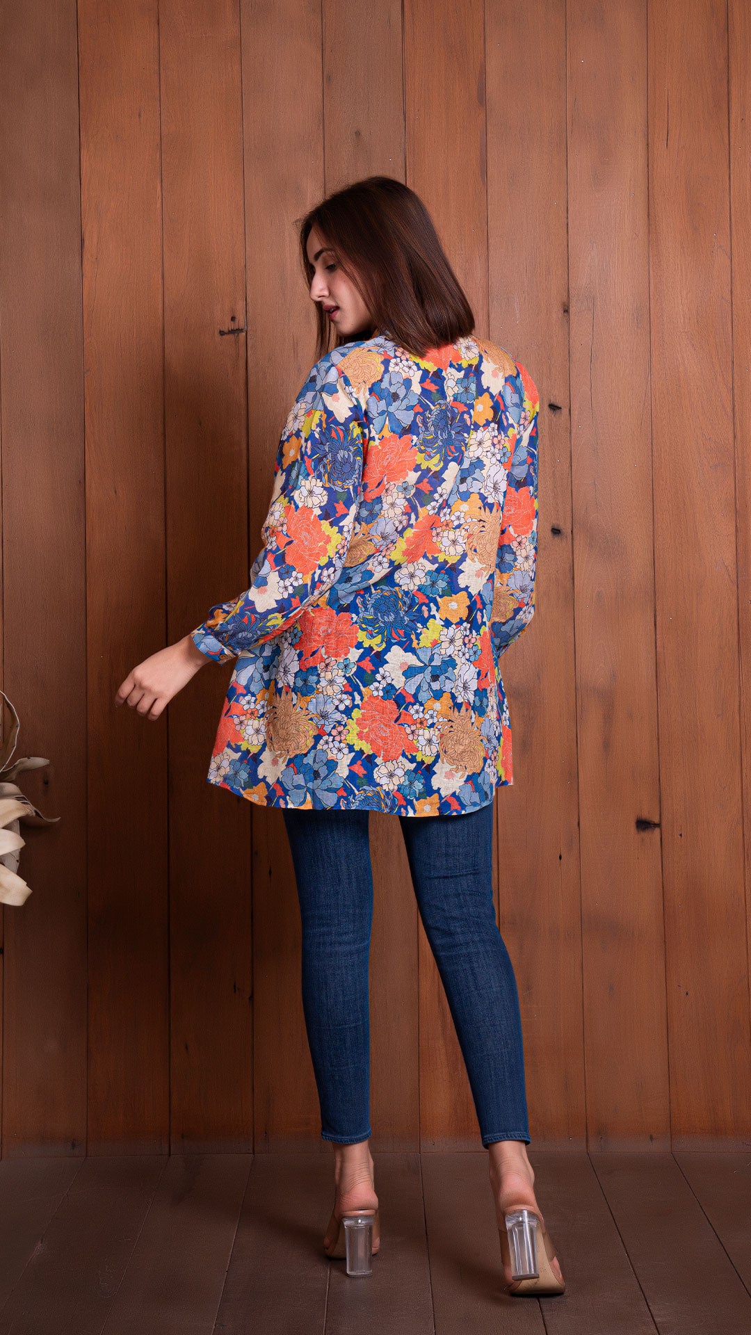 FLORAL ILLUSION LINEN SHORT TOP - BLUE