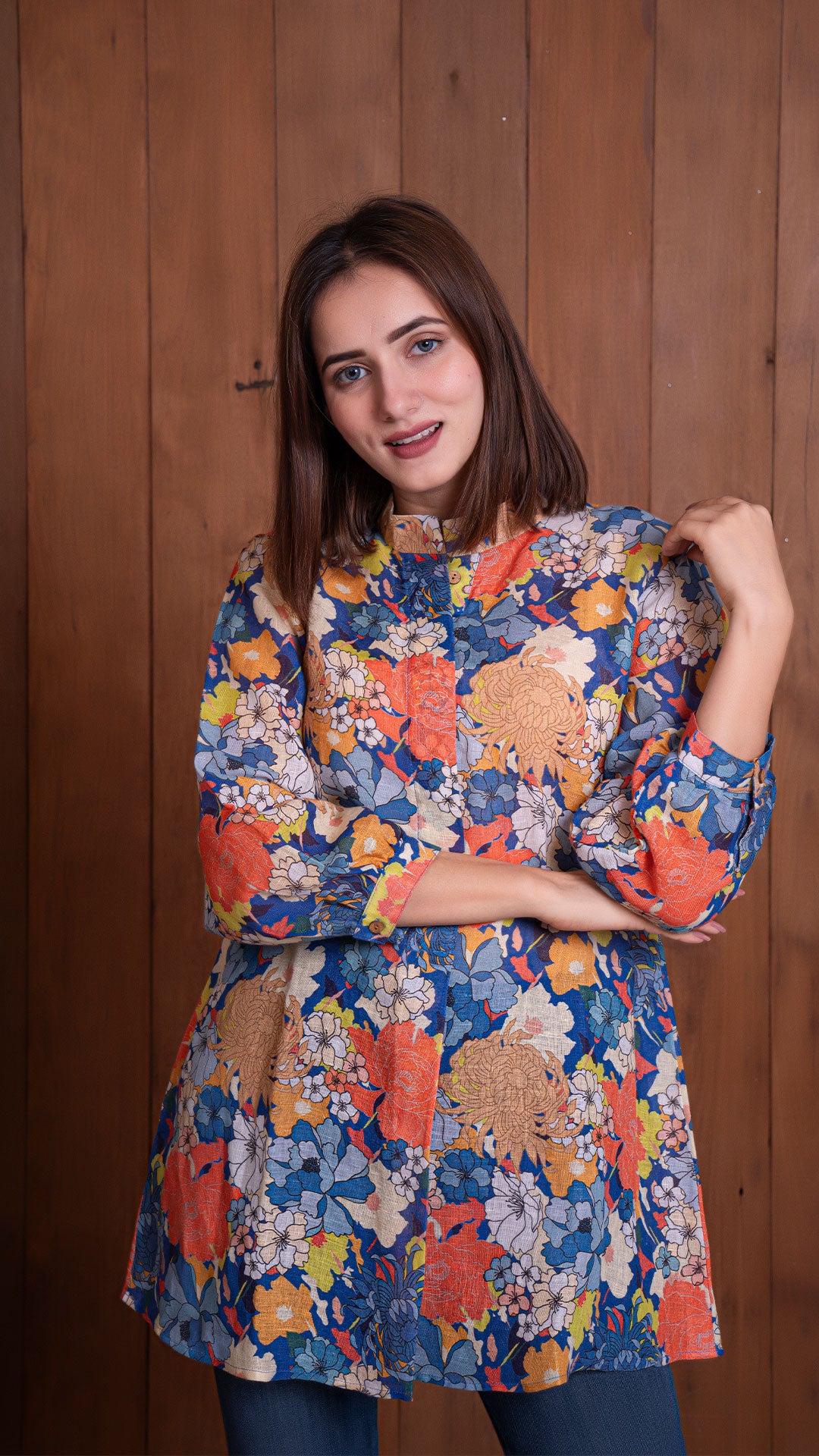 FLORAL ILLUSION LINEN SHORT TOP - BLUE