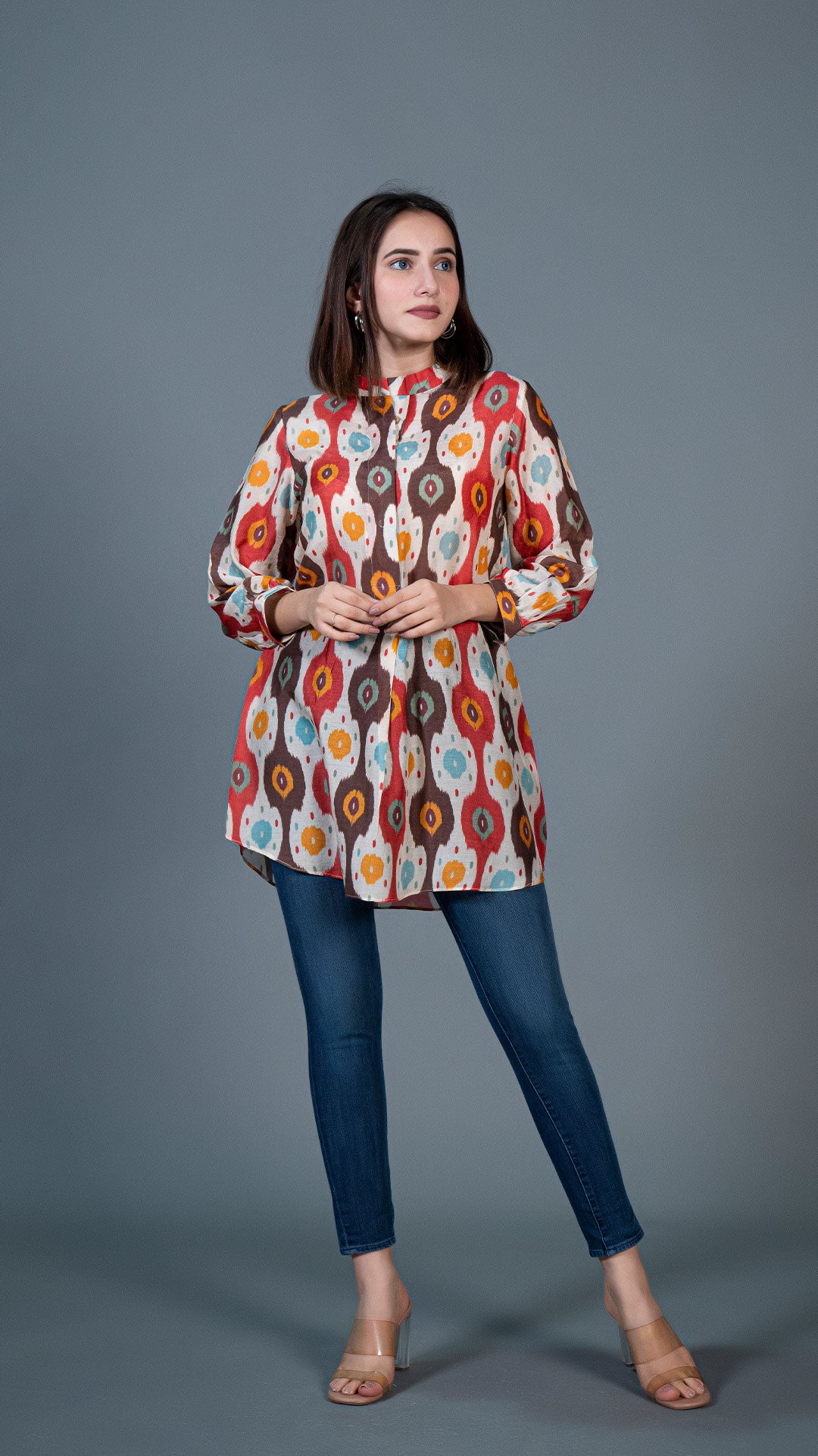 OFF WHITE IKKAT PRINT SHORT TOP IN COTTON SILK