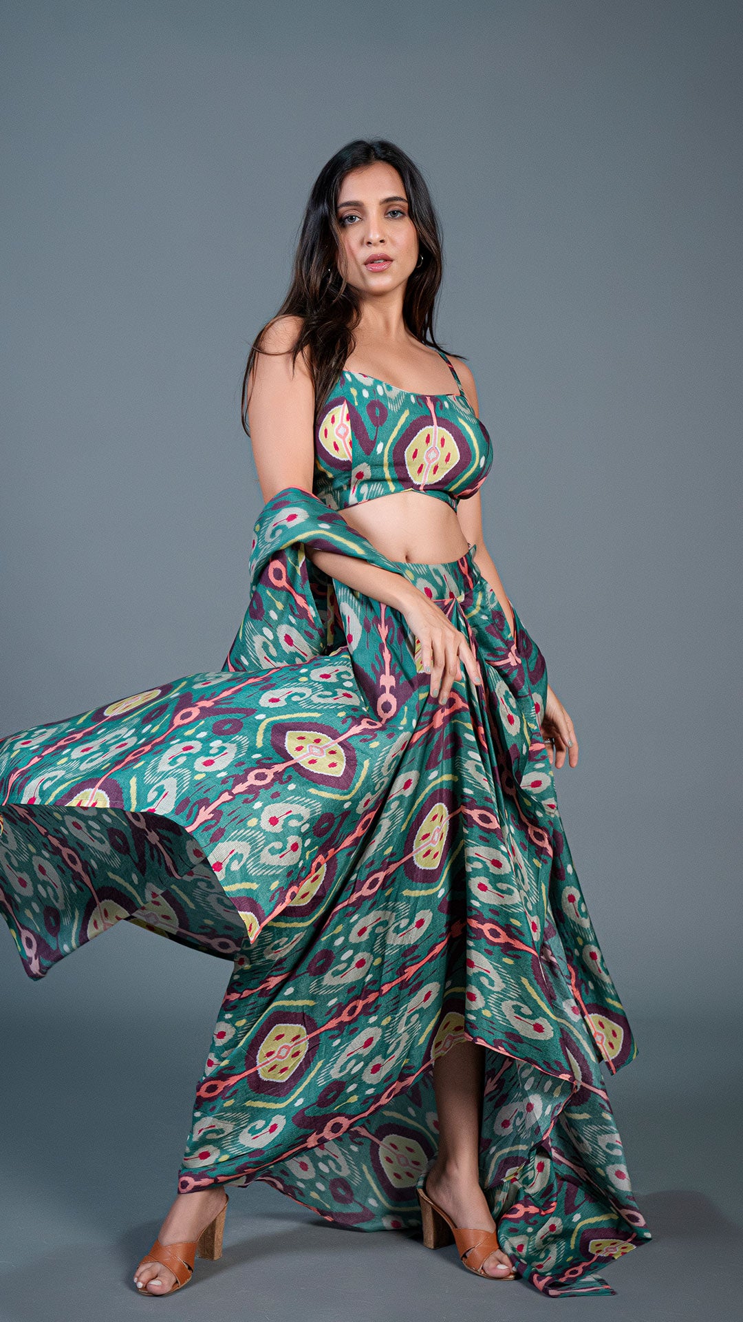 GREEN IKKAT PRINT DRAPE SKIRT SET IN COTTON SILK