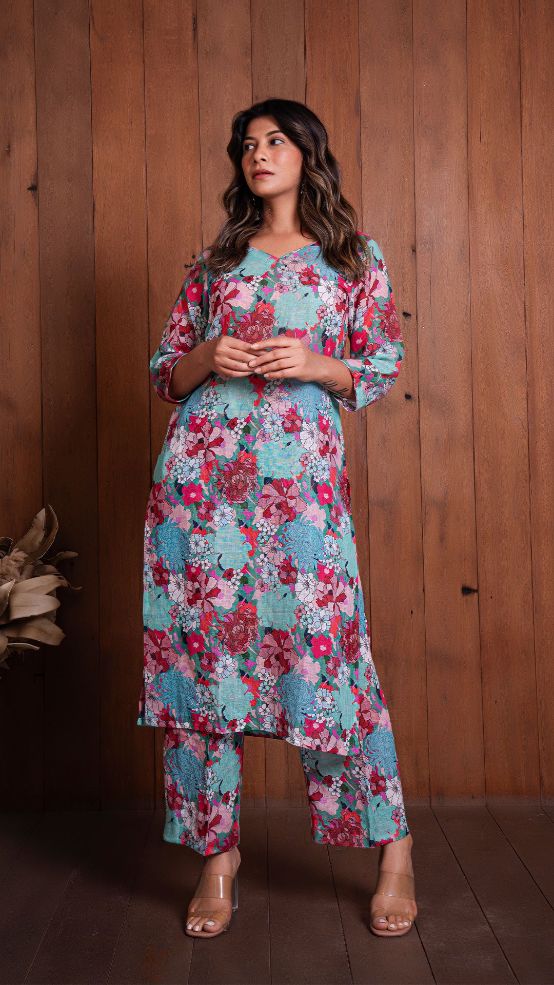 FLORAL ILLUSION PURE LINEN KURTA - GREEN/MULTI