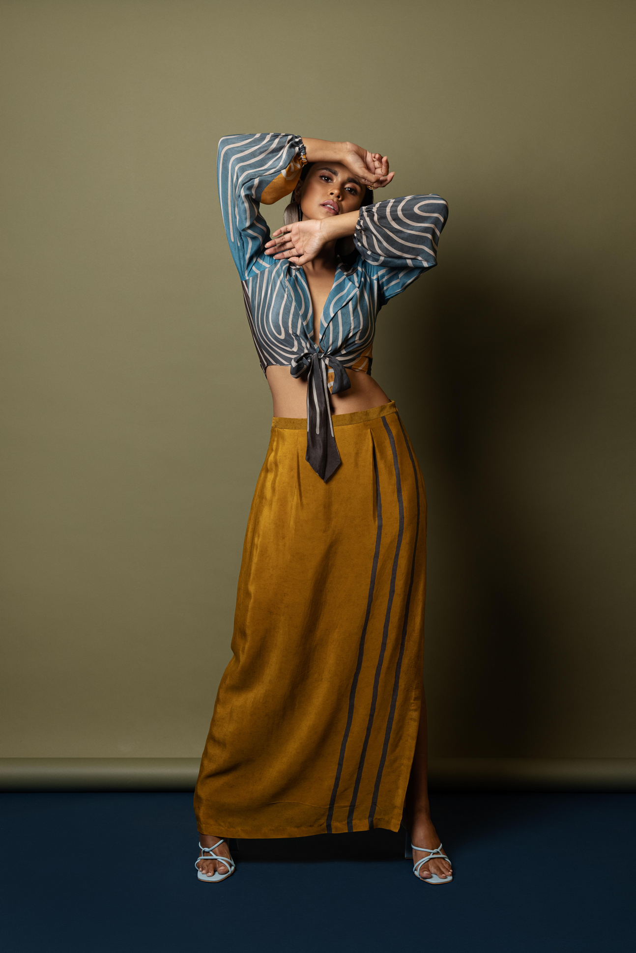 slitted skirt