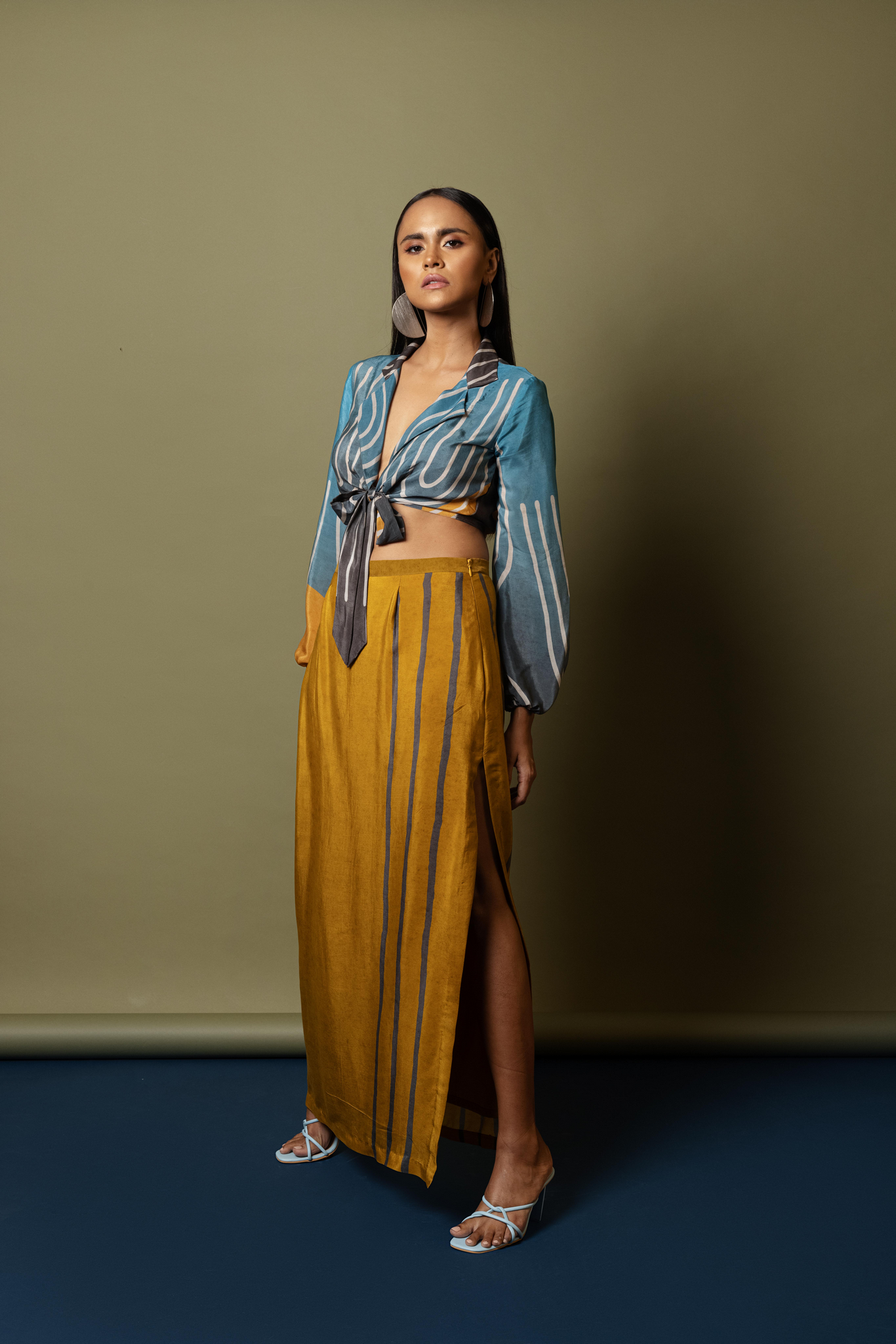 slitted skirt