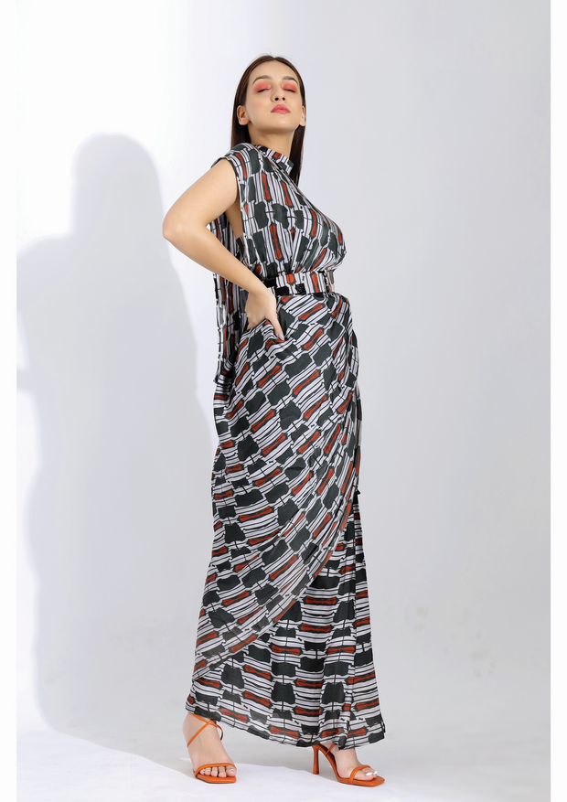 PRE-STITCHED SAREE WITH A COLLAR