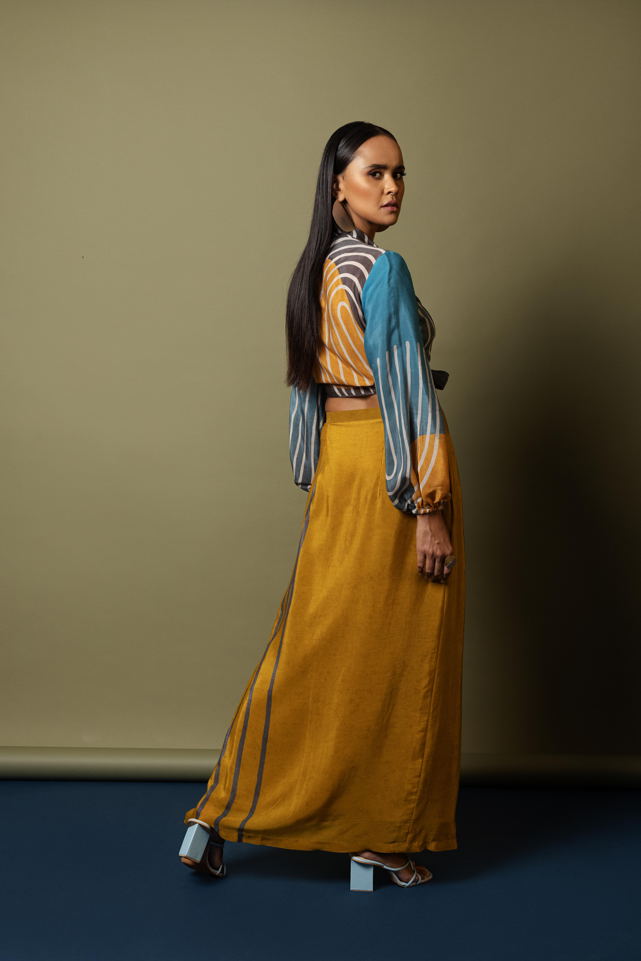 slitted skirt