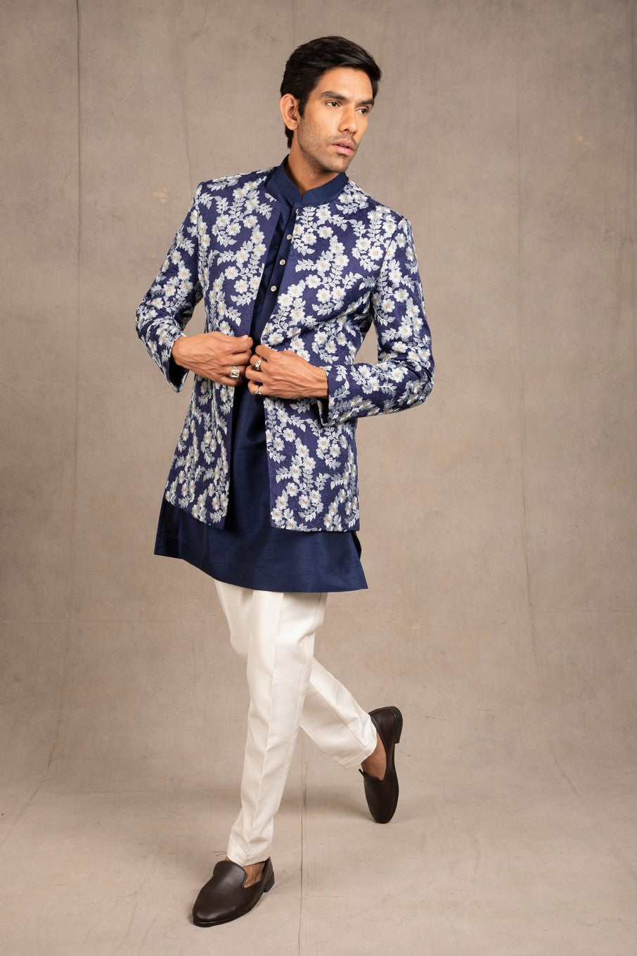 blue short jacket
