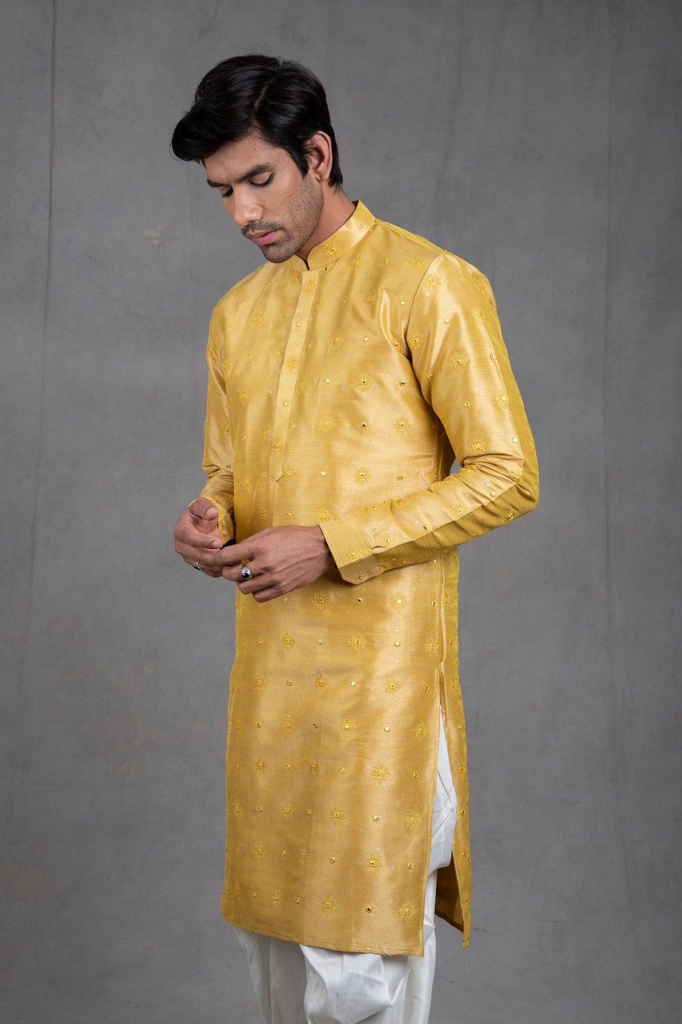 mirror embroidered kurta