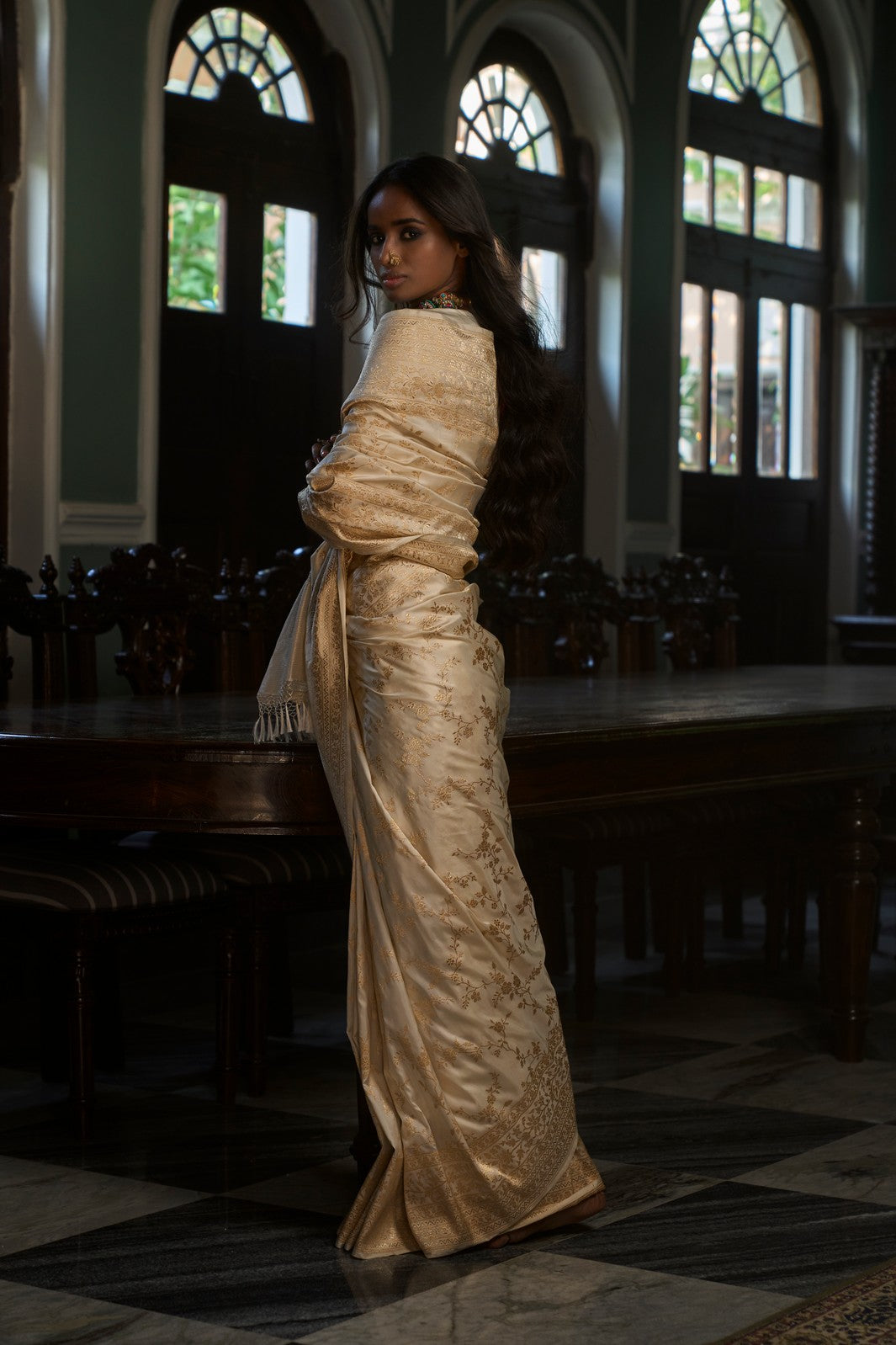 Champai Noor' Shwet Jaal Zari Pure Silk Benarasi Handloon Sari