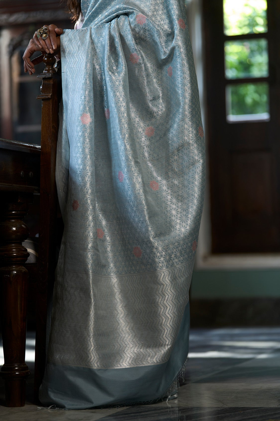 Jhilmil Sitara' Asmaani Geometrical Zari Pure Silk Benarasi Handloom Sari