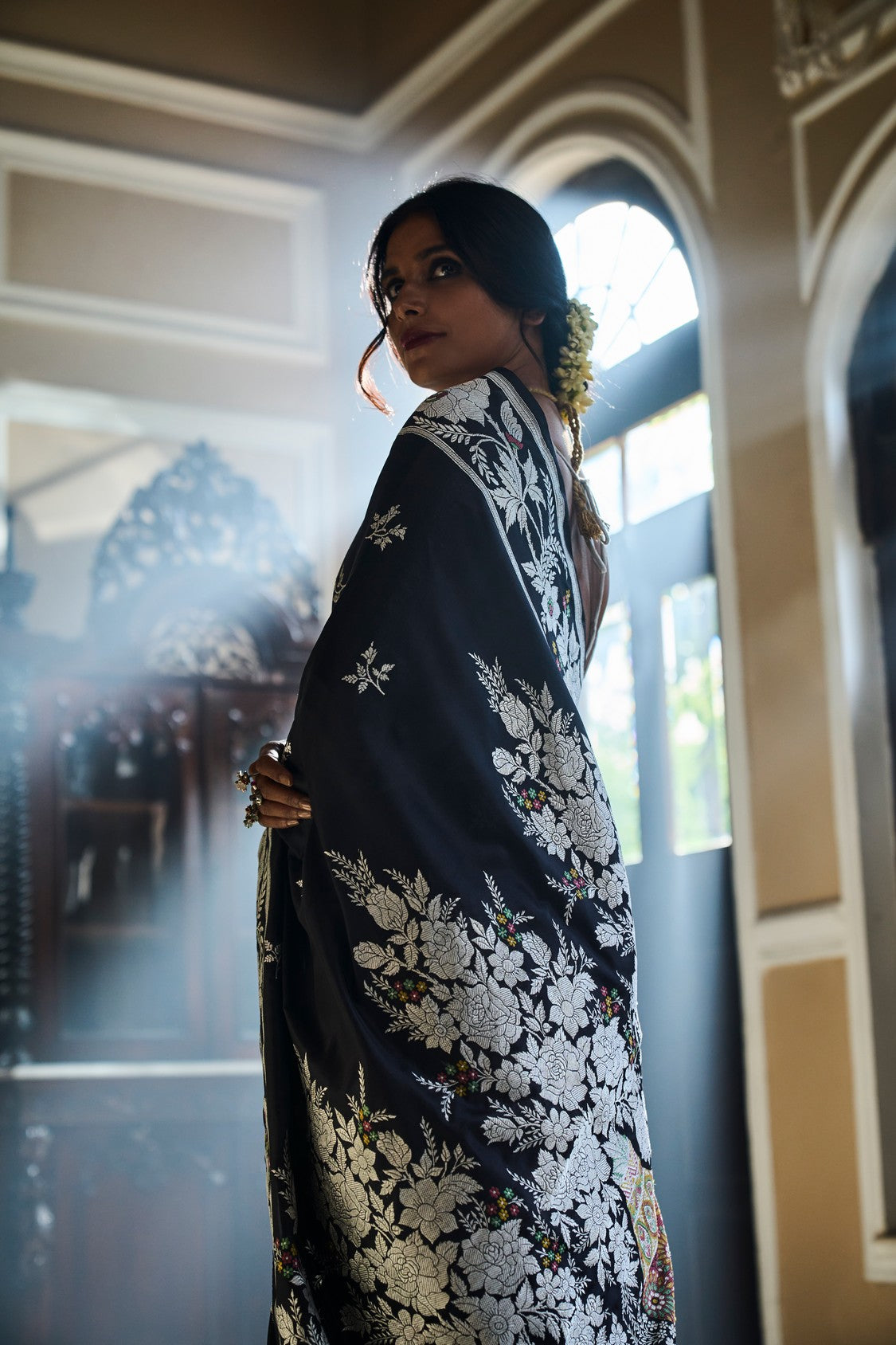 Kumud Kilol' Saanjh Buttedar Zari Pure Silk Benarasi Handloon Sari