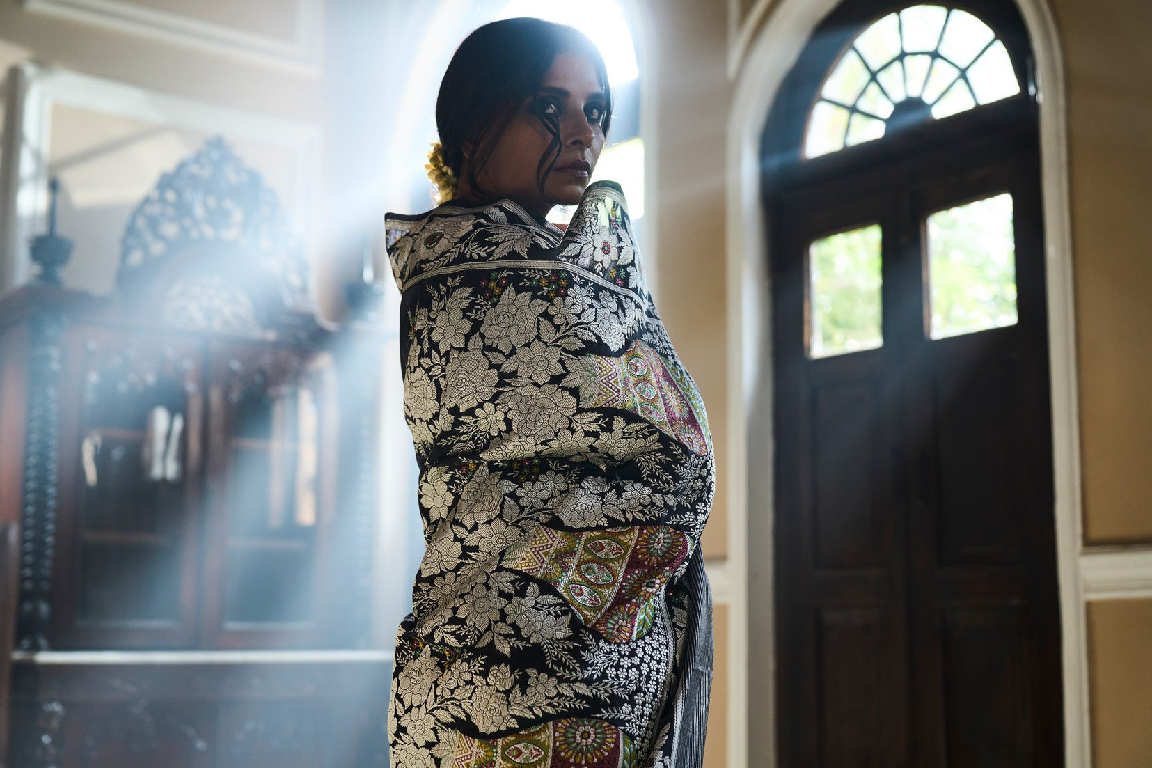Kumud Kilol' Saanjh Buttedar Zari Pure Silk Benarasi Handloon Sari