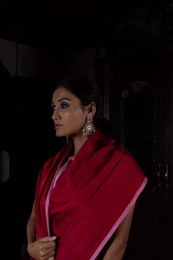 Nakhreeli' Laal Satin Benarasi Handloon Sari