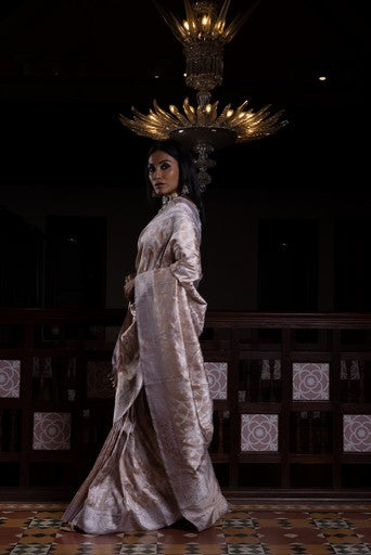 Surkh Surur' Ret Jaal Zari Pure Silk Benarasi Handloon Sari