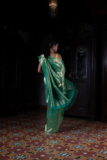 Sunehari Potli' Hariyar Tissue Pure Silk Benarasi Handloon Sari