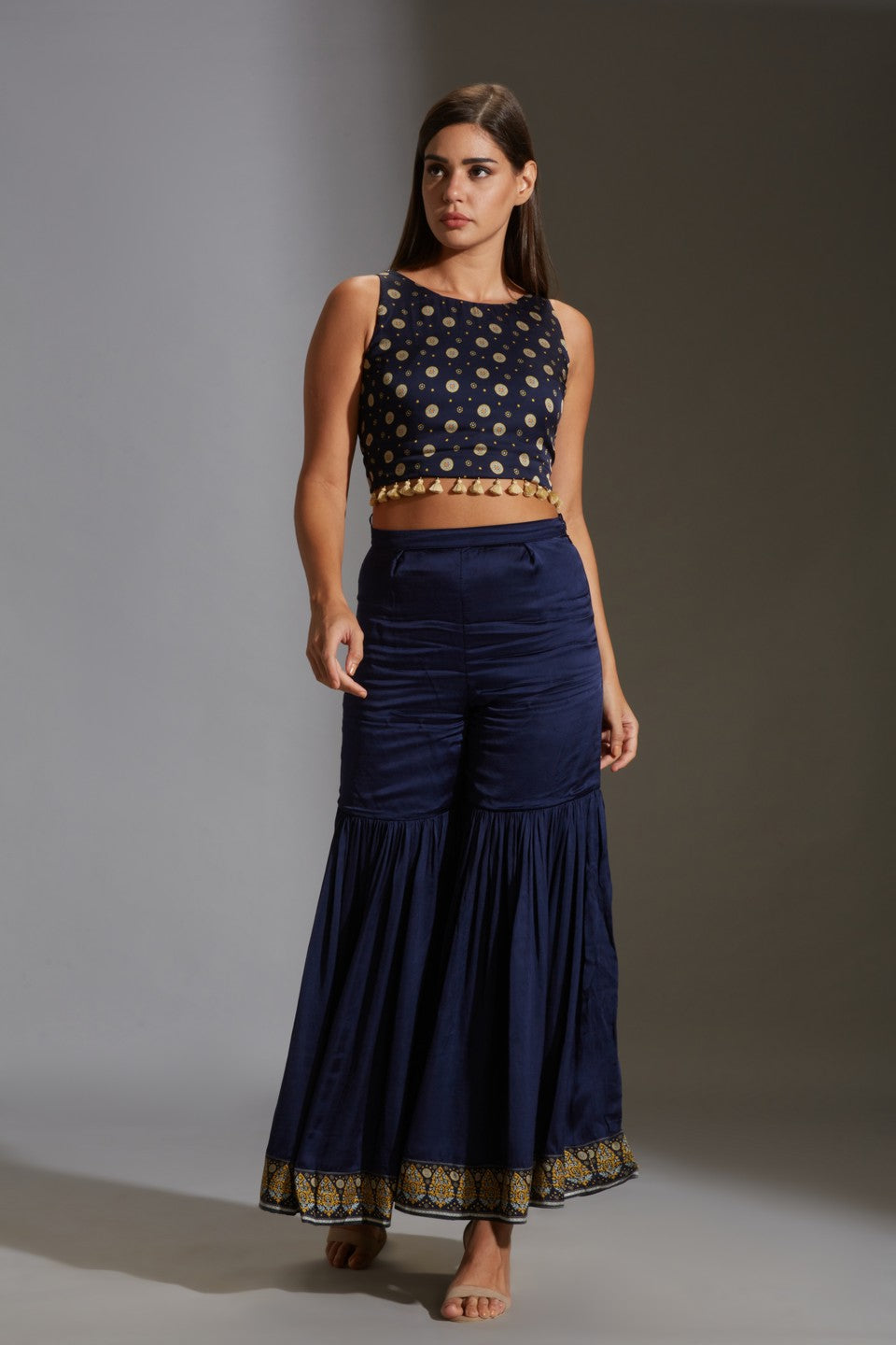 Printed crop top kaftaan cape 
