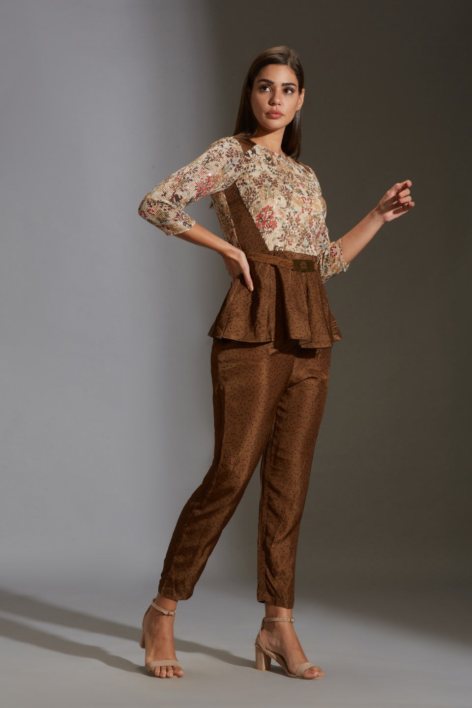 Pepmlum top with printed pants