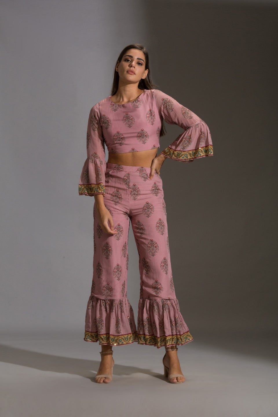 Crop top of with crop jacket