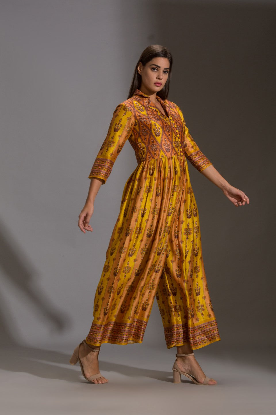 Printed collared jumpsuit with front opening