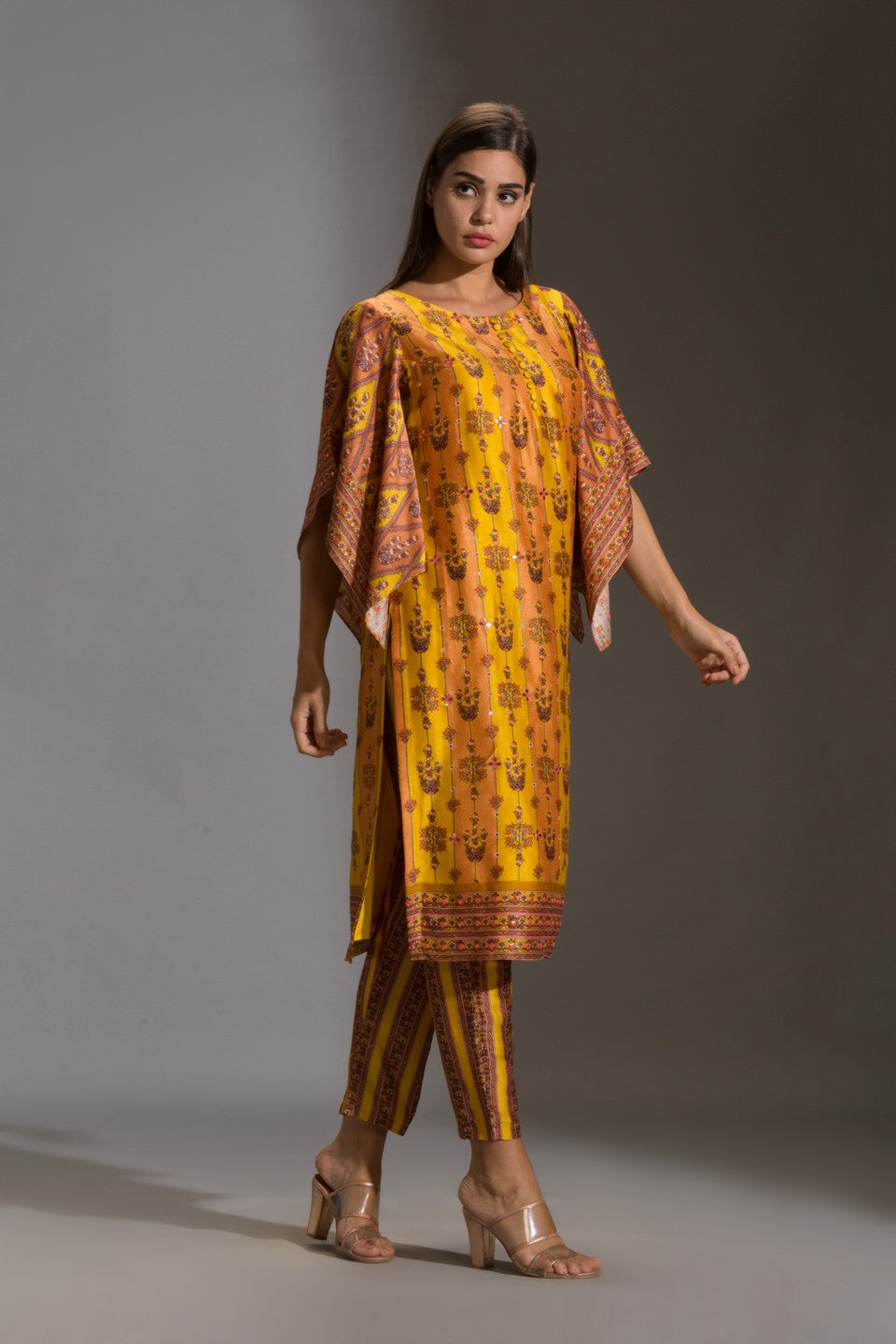 Kurta with side slit with printed pants